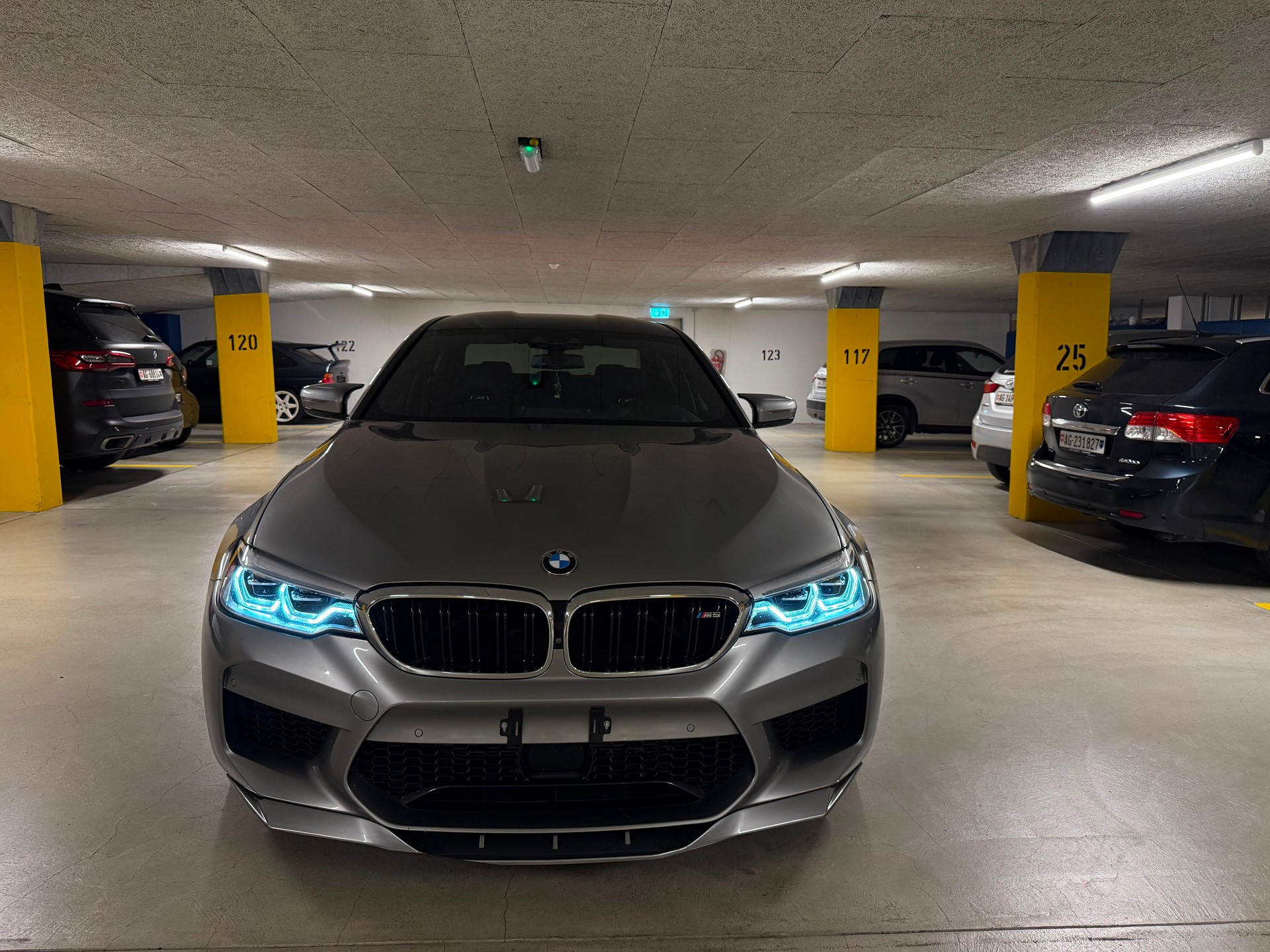BMW M5 xDrive Competition Drivelogic **Ohne OPF**-showroom-element-1