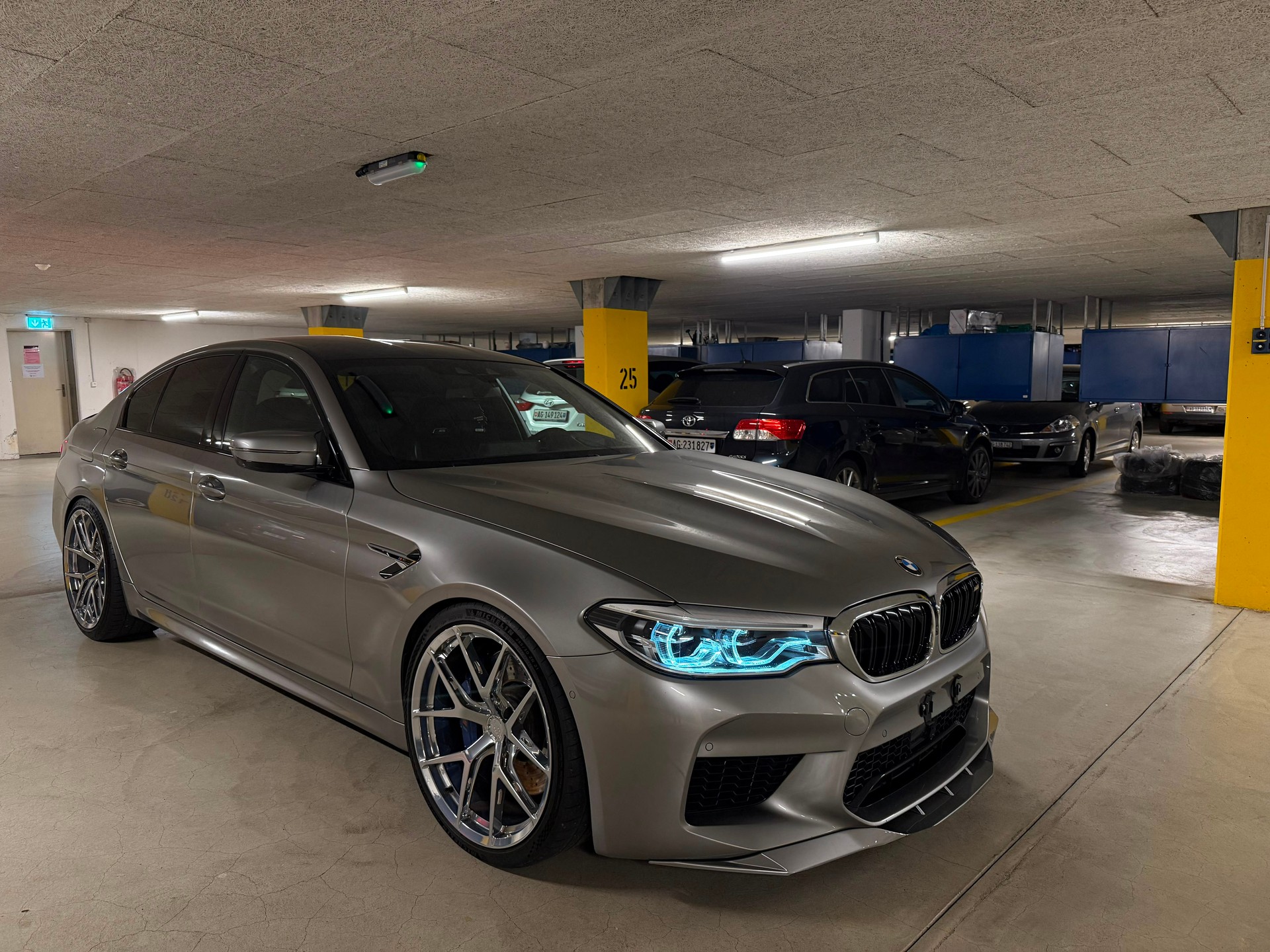 BMW M5 xDrive Competition Drivelogic **Ohne OPF**-showroom-element-2
