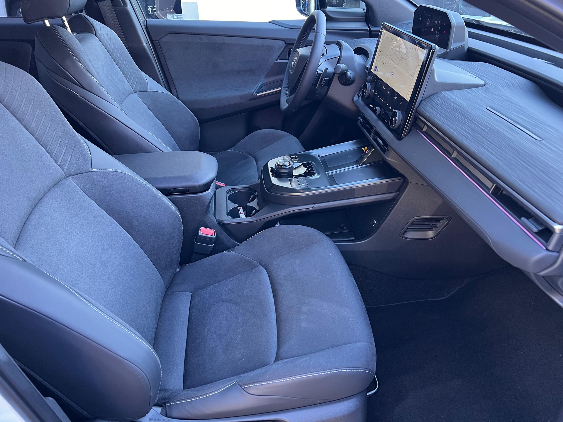 TOYOTA C-HR+ Premium AWD-image-12