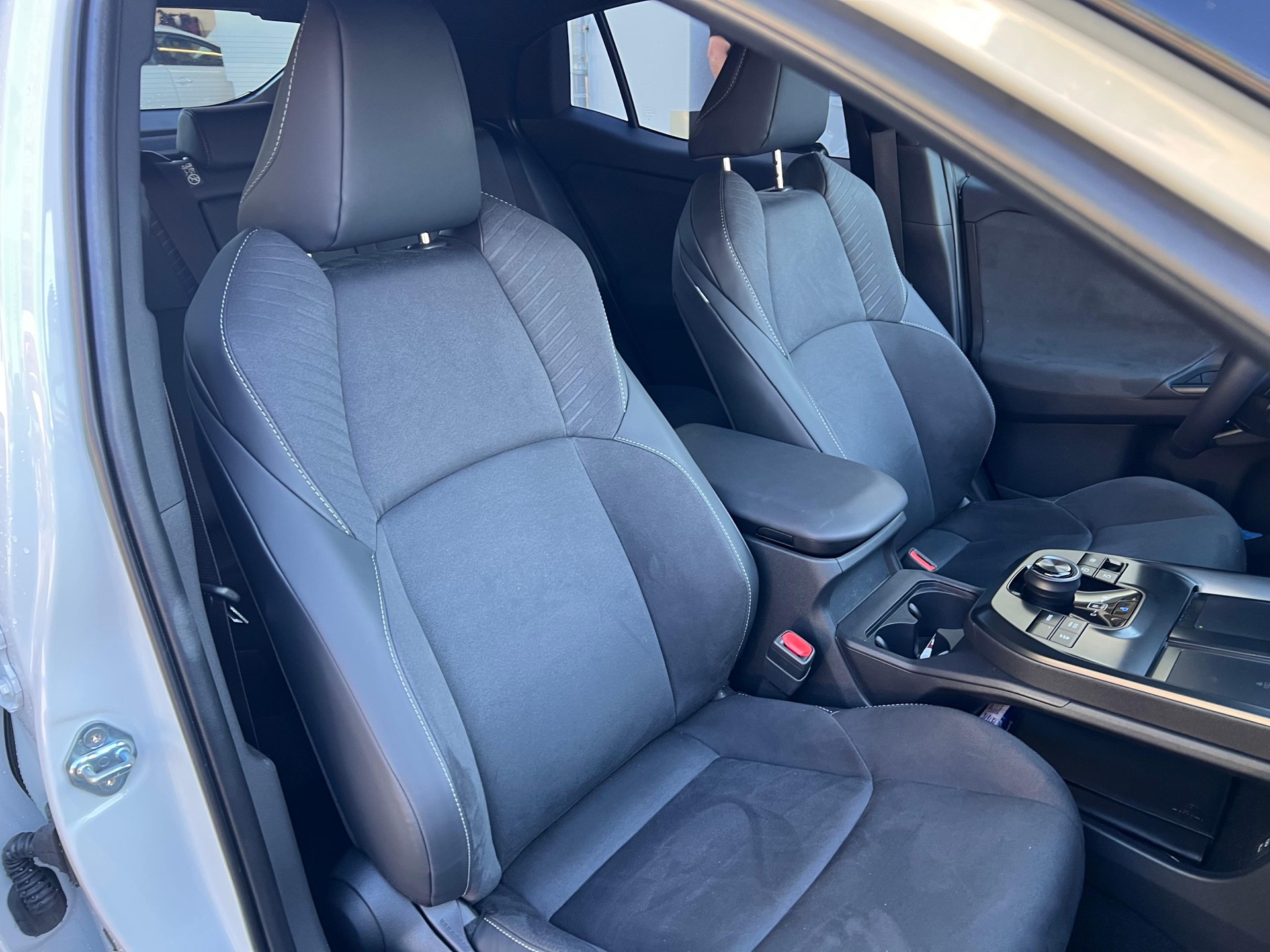 TOYOTA C-HR+ Premium AWD-image-14