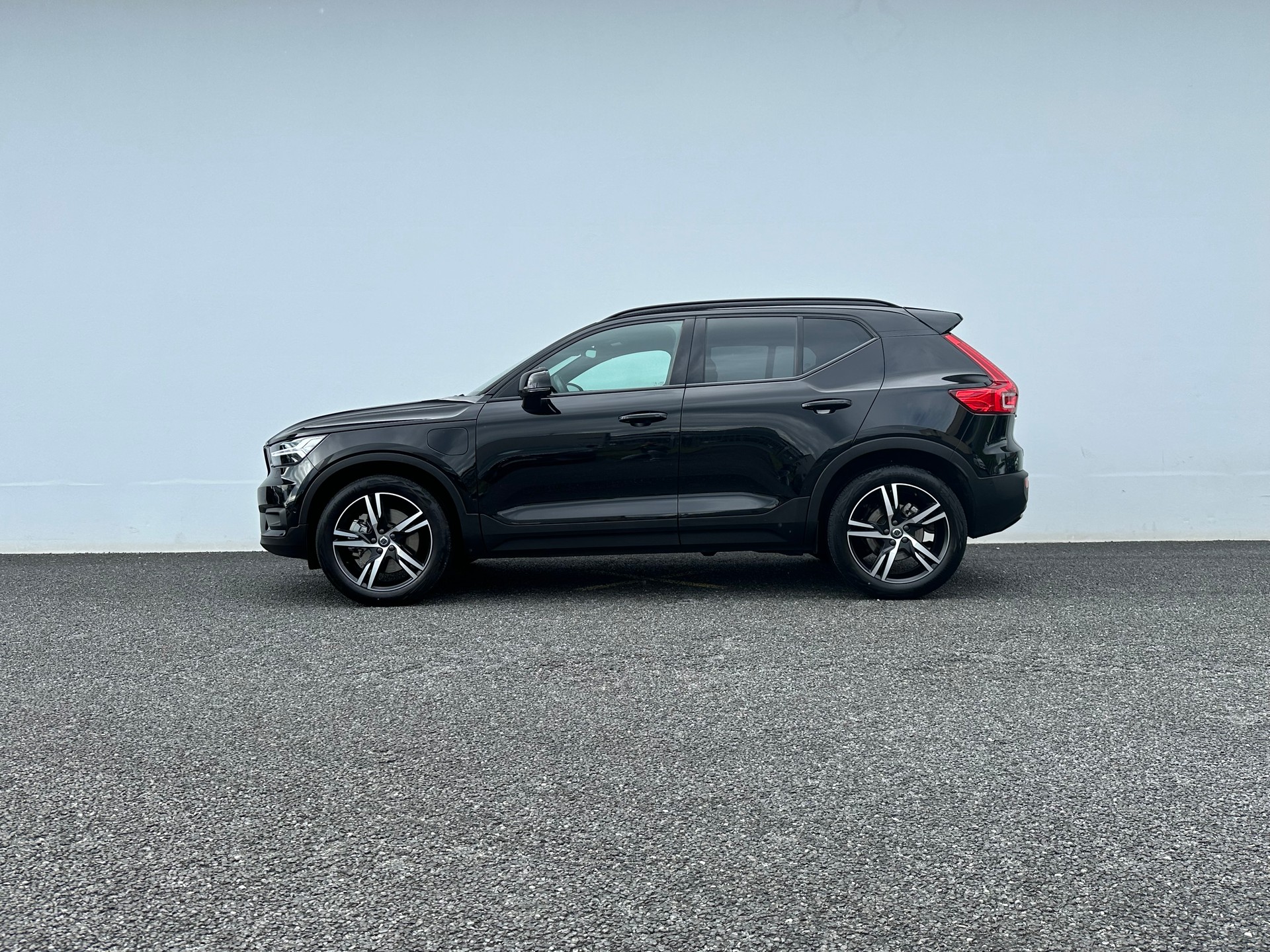 VOLVO XC40 1.5 T5 PiH R-Design-showroom-element-1