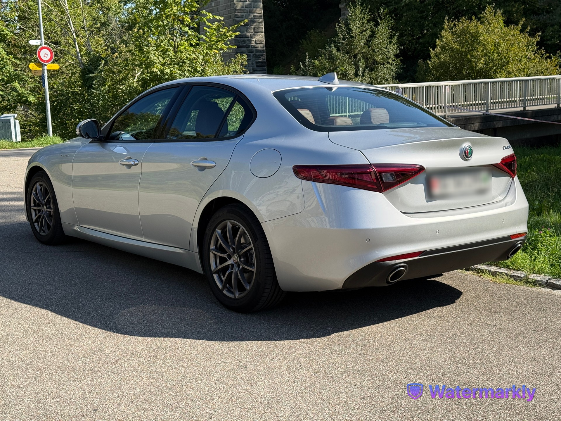 ALFA ROMEO Giulia 2.2 JTDM Super Automatic-showroom-element-3