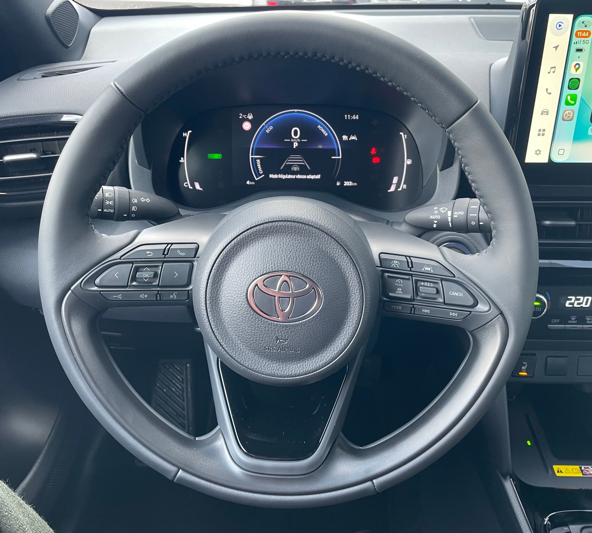 TOYOTA Yaris Cross 1.5 Trend e-CVT-image-15