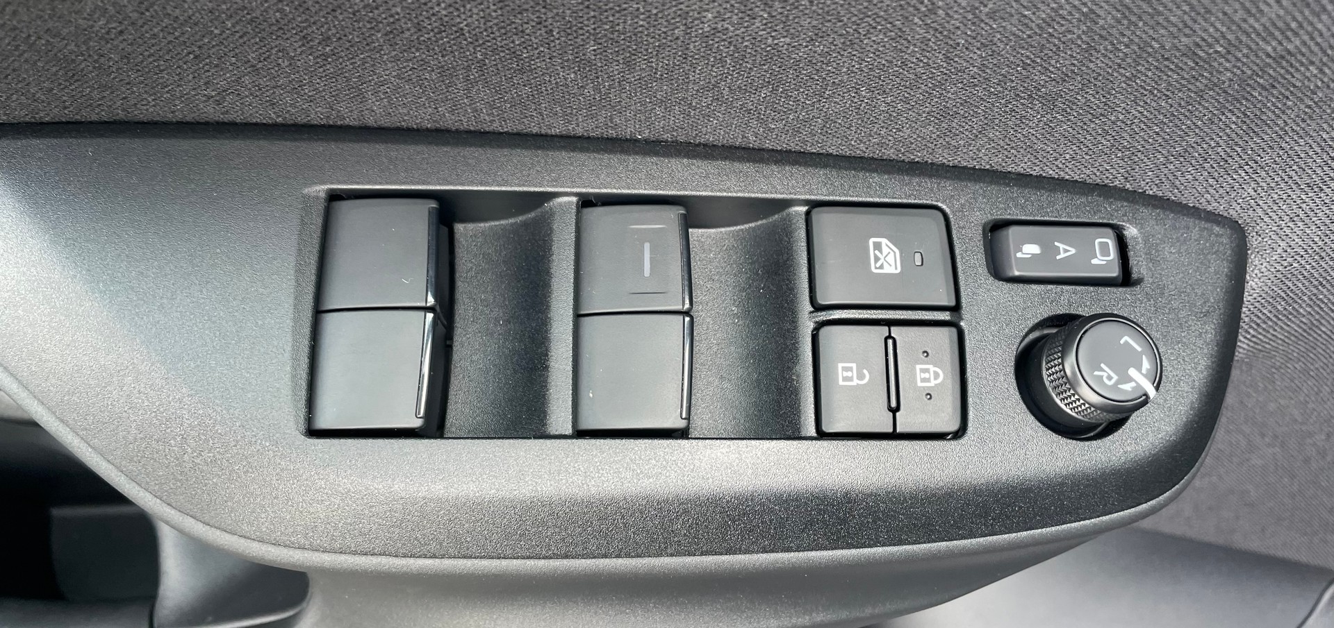 TOYOTA Yaris Cross 1.5 Trend e-CVT-image-21