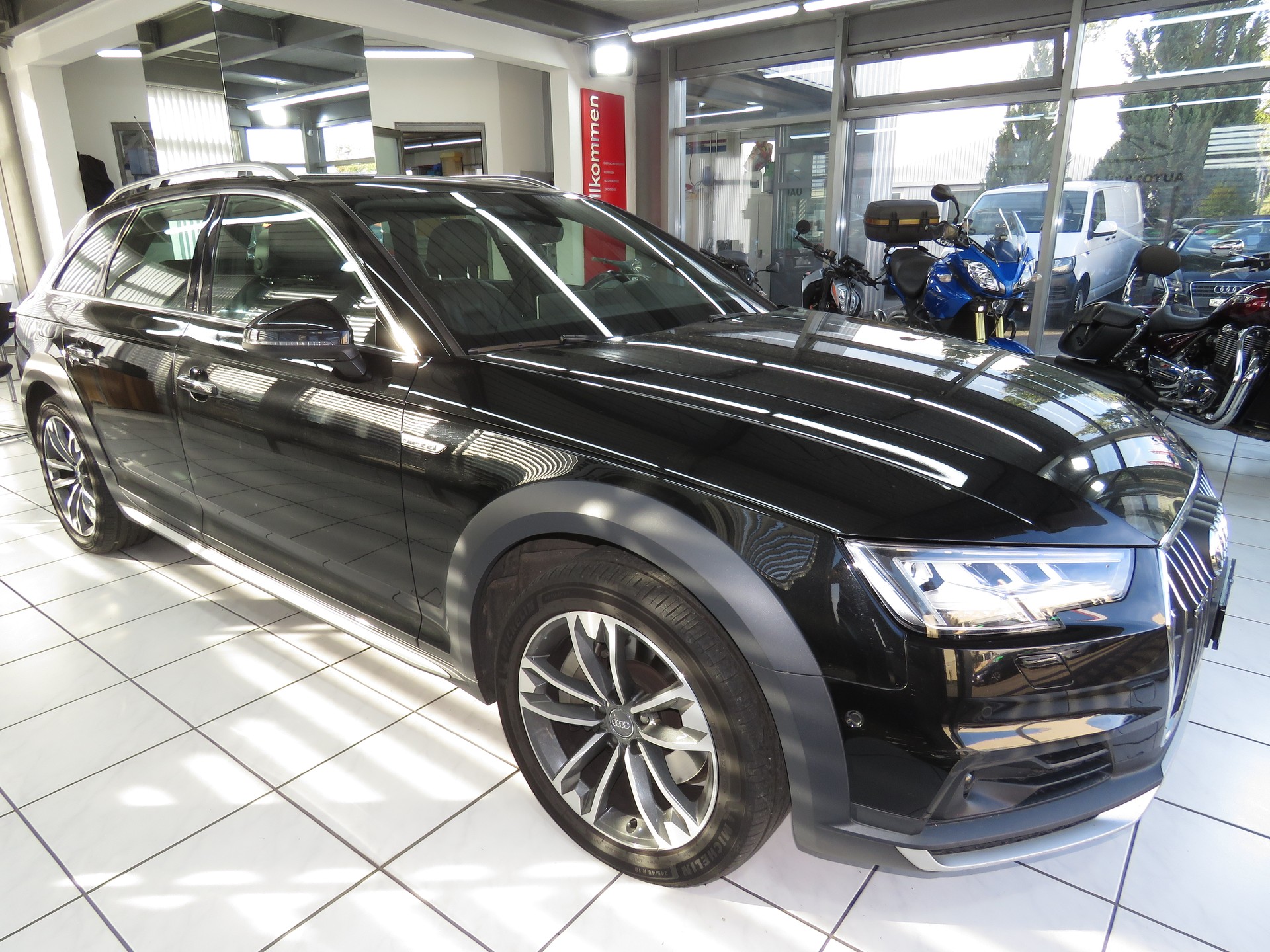 AUDI A4 Allroad 3.0 TDI Quattro tiptronic (Automat) ab Platz, Fixpreis !!!-showroom-element-2