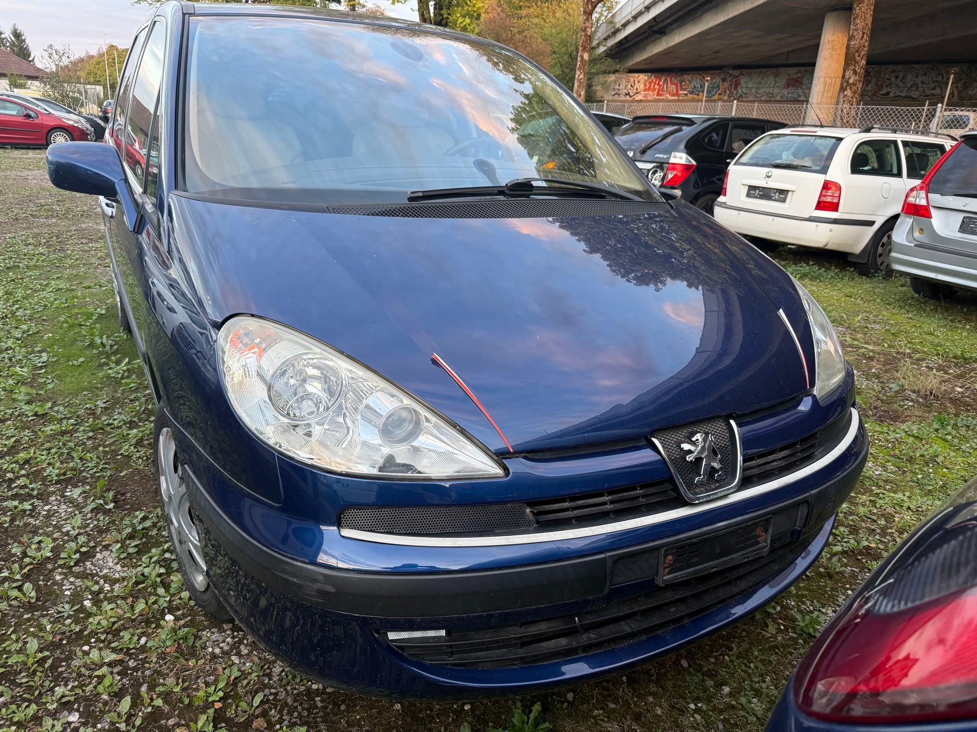 PEUGEOT 807 2.2 16V ST Family+