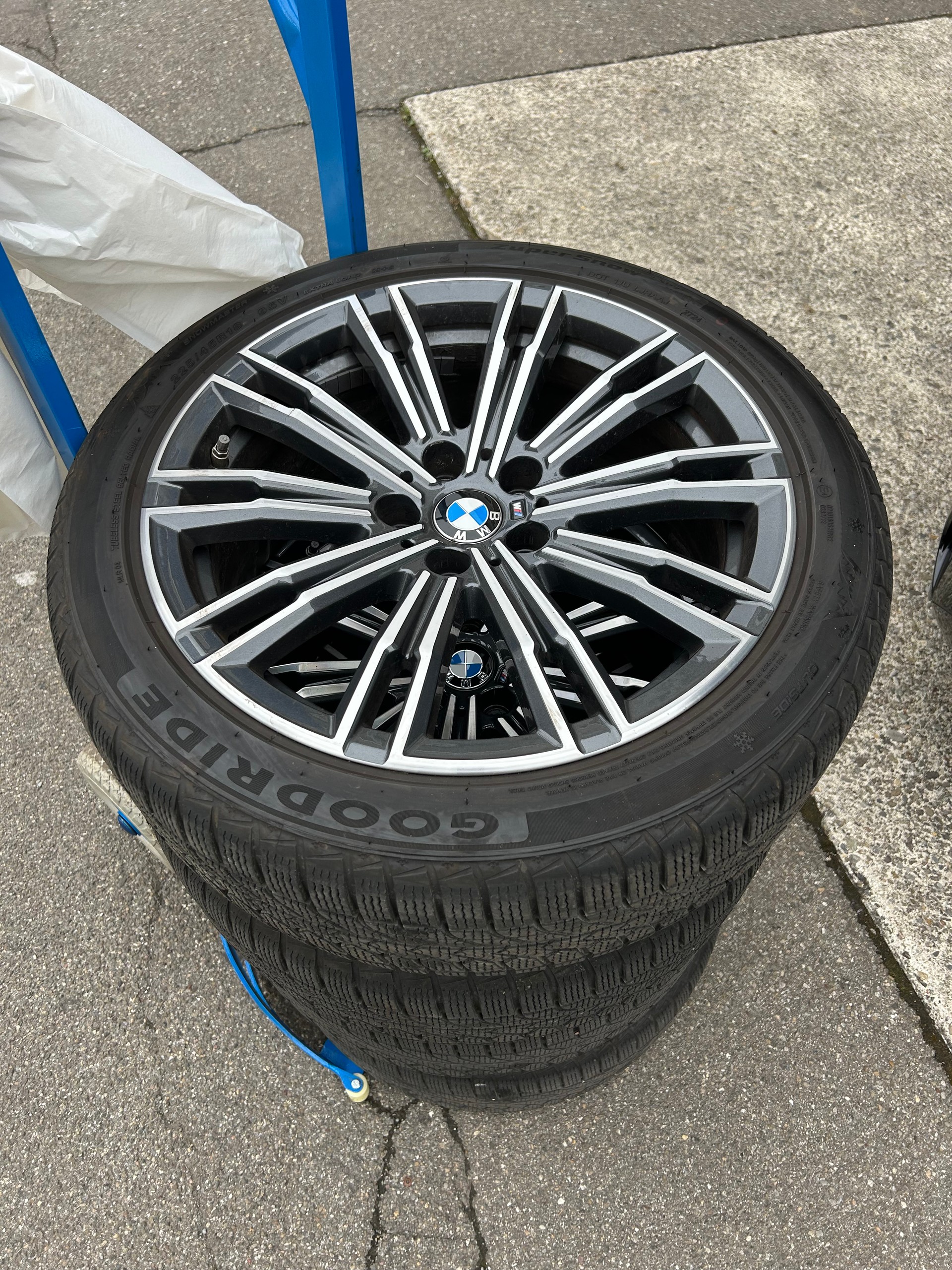 BMW 330e Touring M Sport-image-9