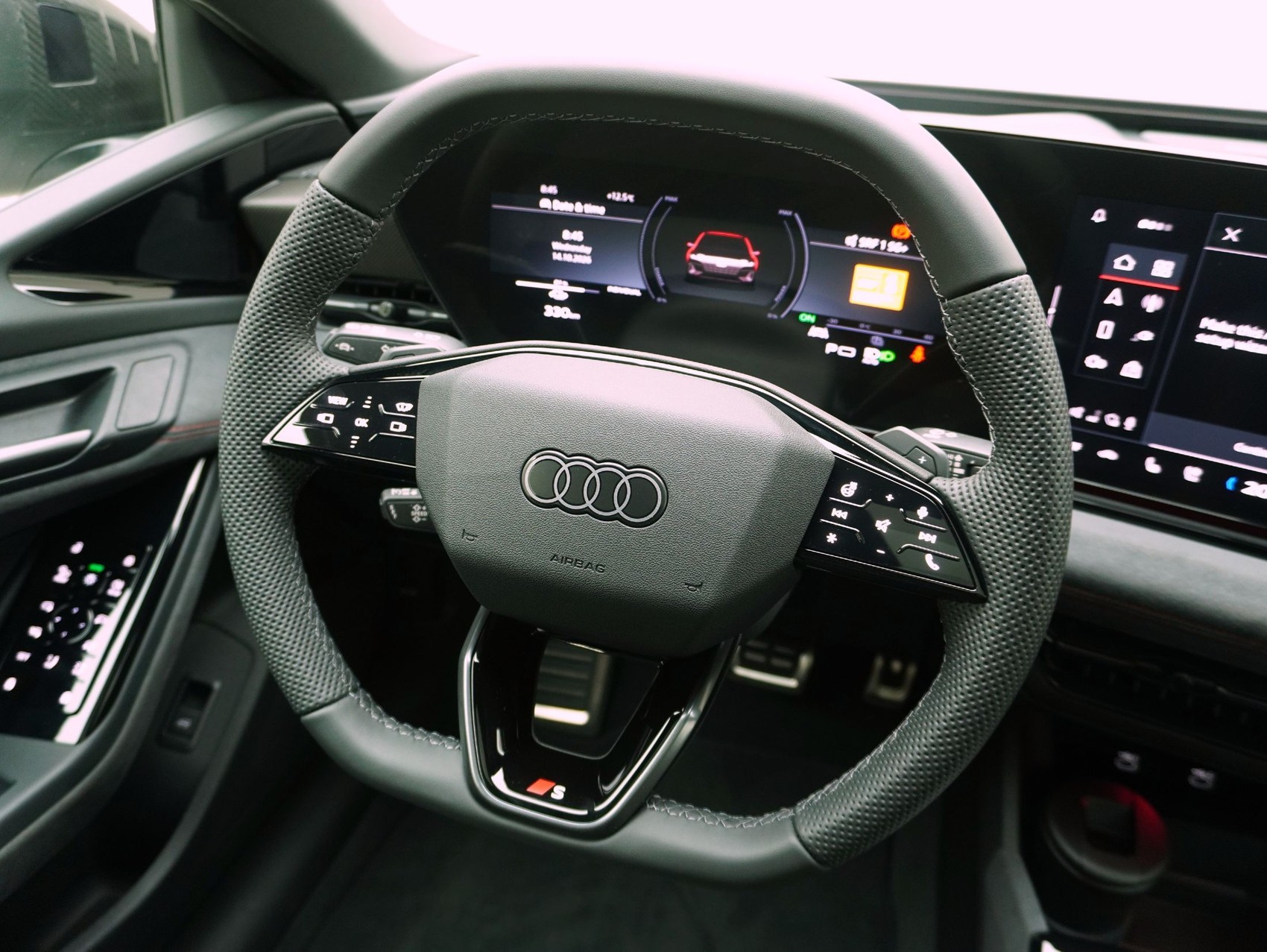AUDI A6 e-tron Avant S line quattro **Audi Werksgarantie bis 12/2030**-image-13