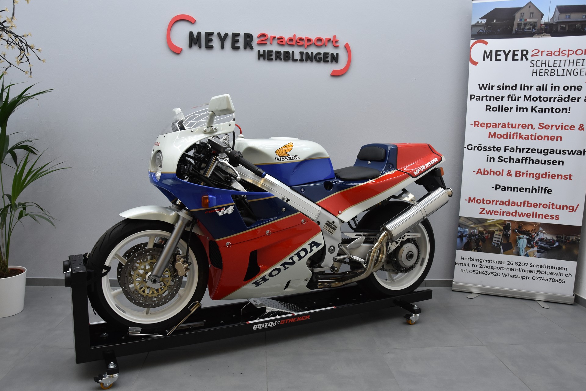 HONDA VFR 750 F R-V RC 30 Replica-image-9