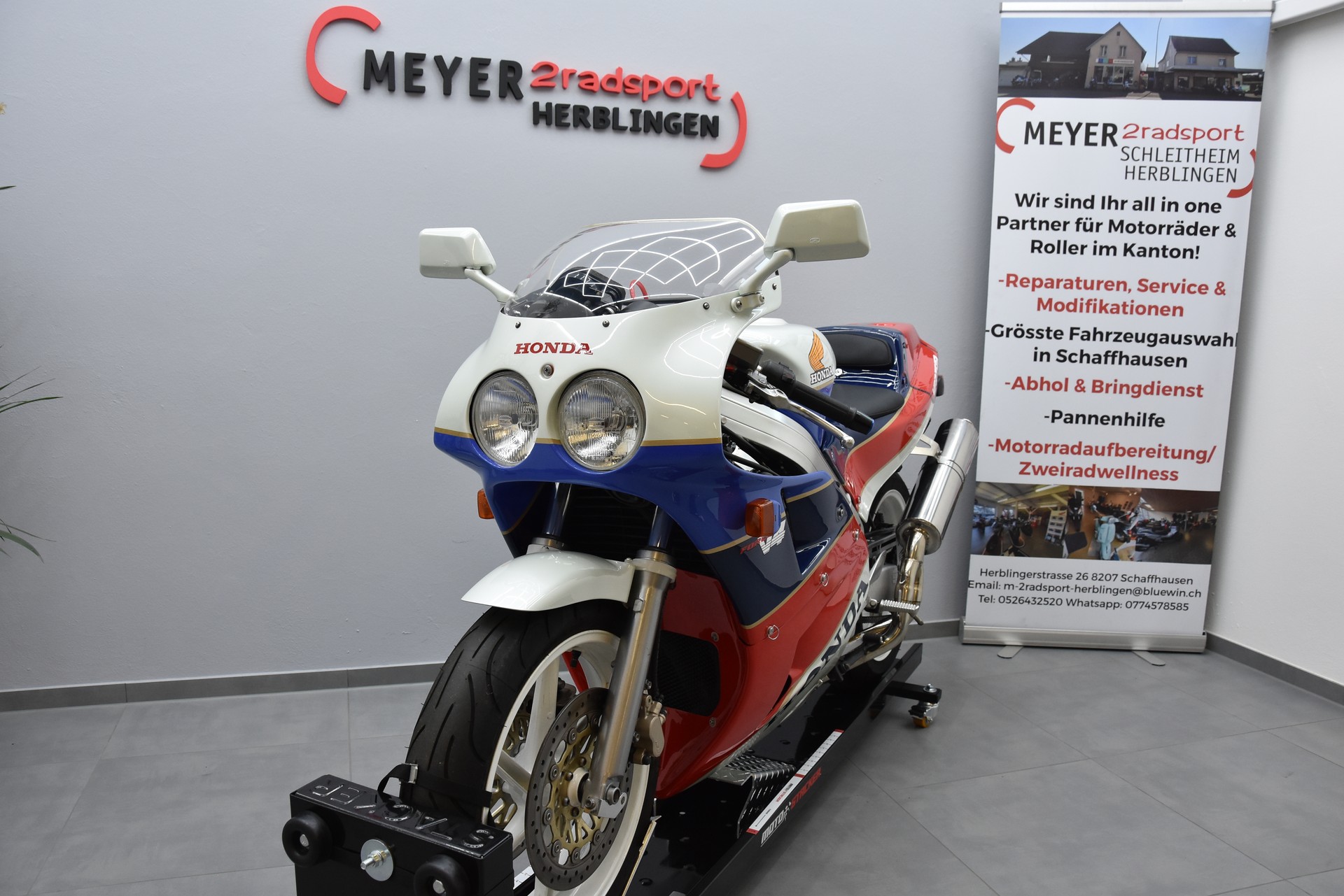 HONDA VFR 750 F R-V RC 30 Replica-image-5