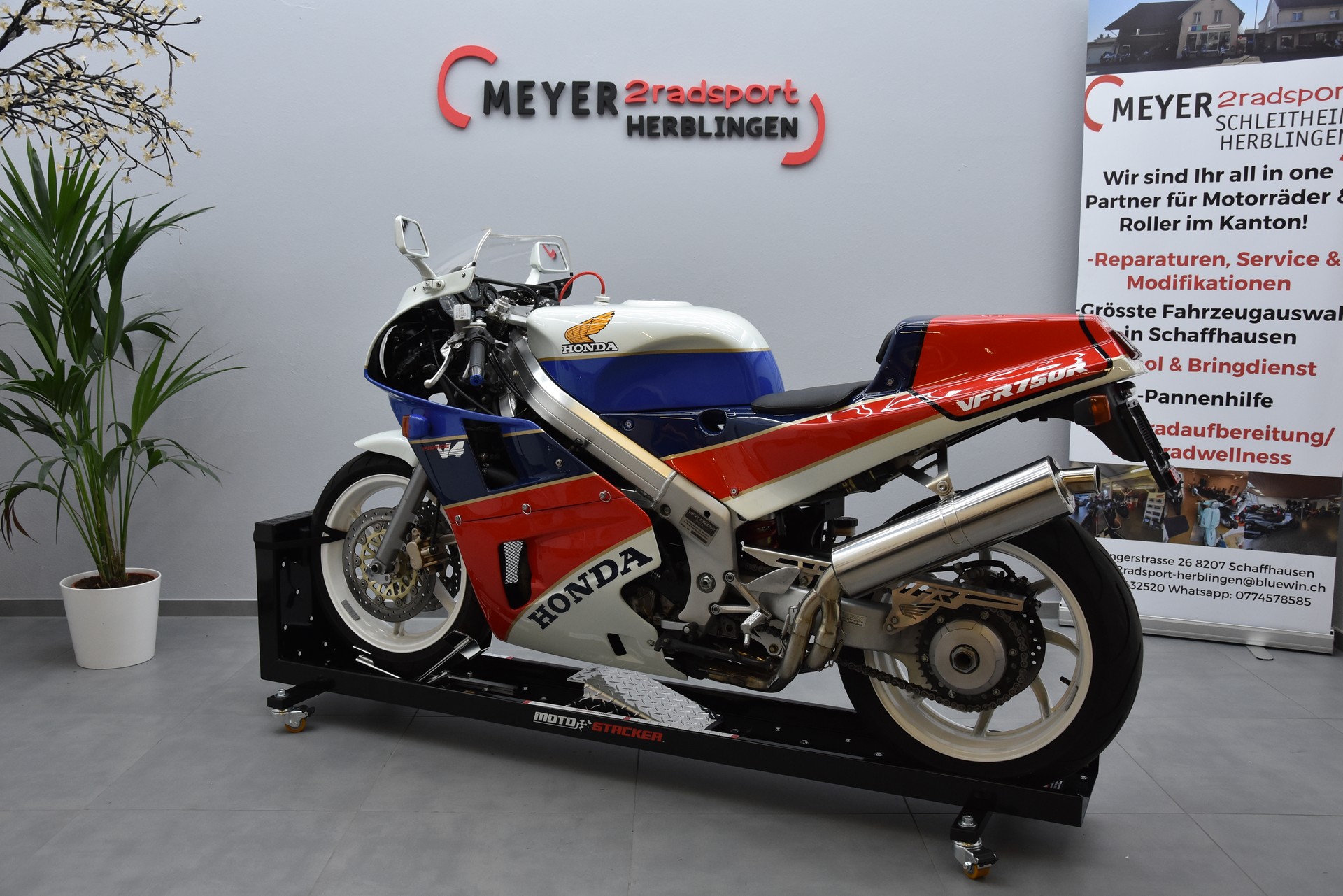HONDA VFR 750 F R-V RC 30 Replica-image-11