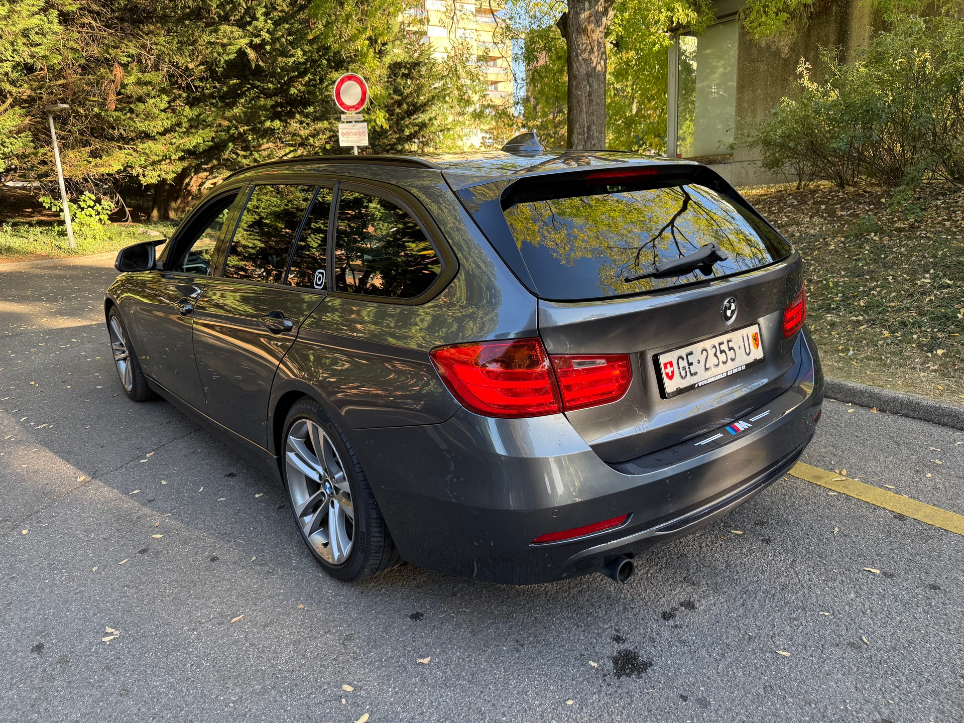 BMW 320d Touring Luxury Line Steptronic-image-15