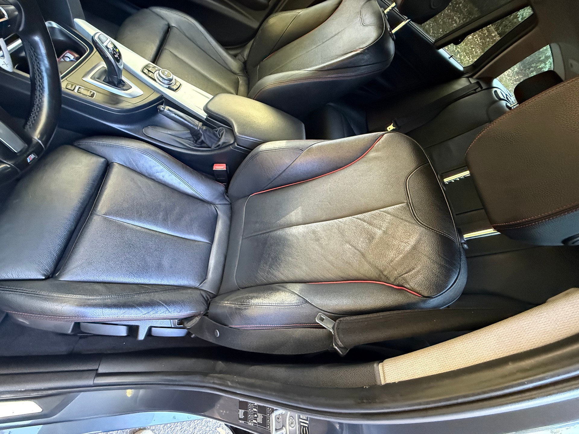 BMW 320d Touring Luxury Line Steptronic-image-21