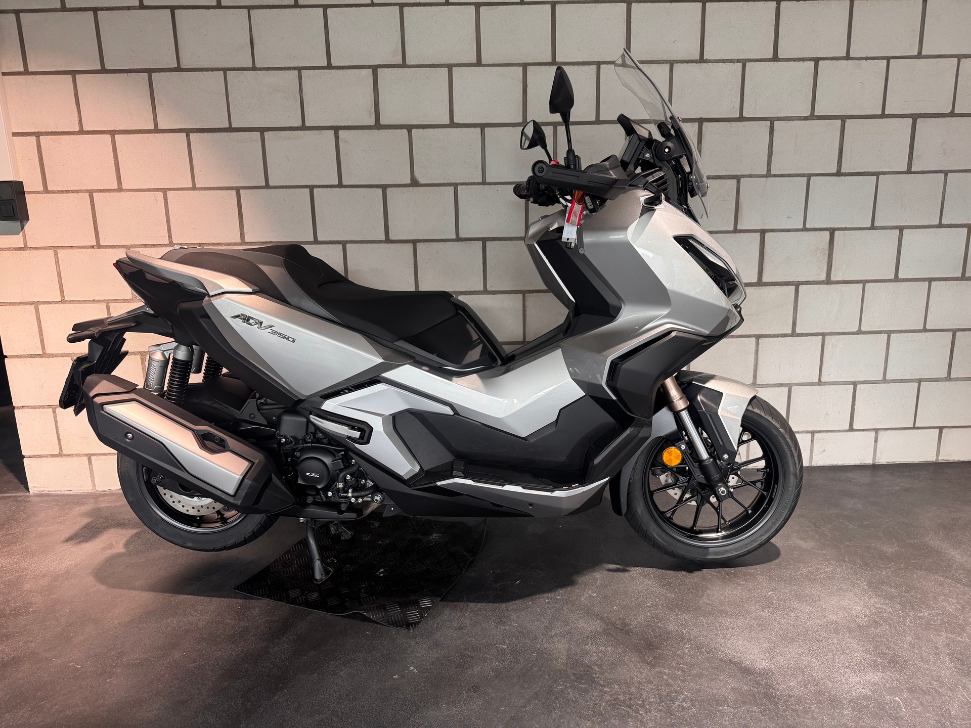 HONDA ADV 350-image-3