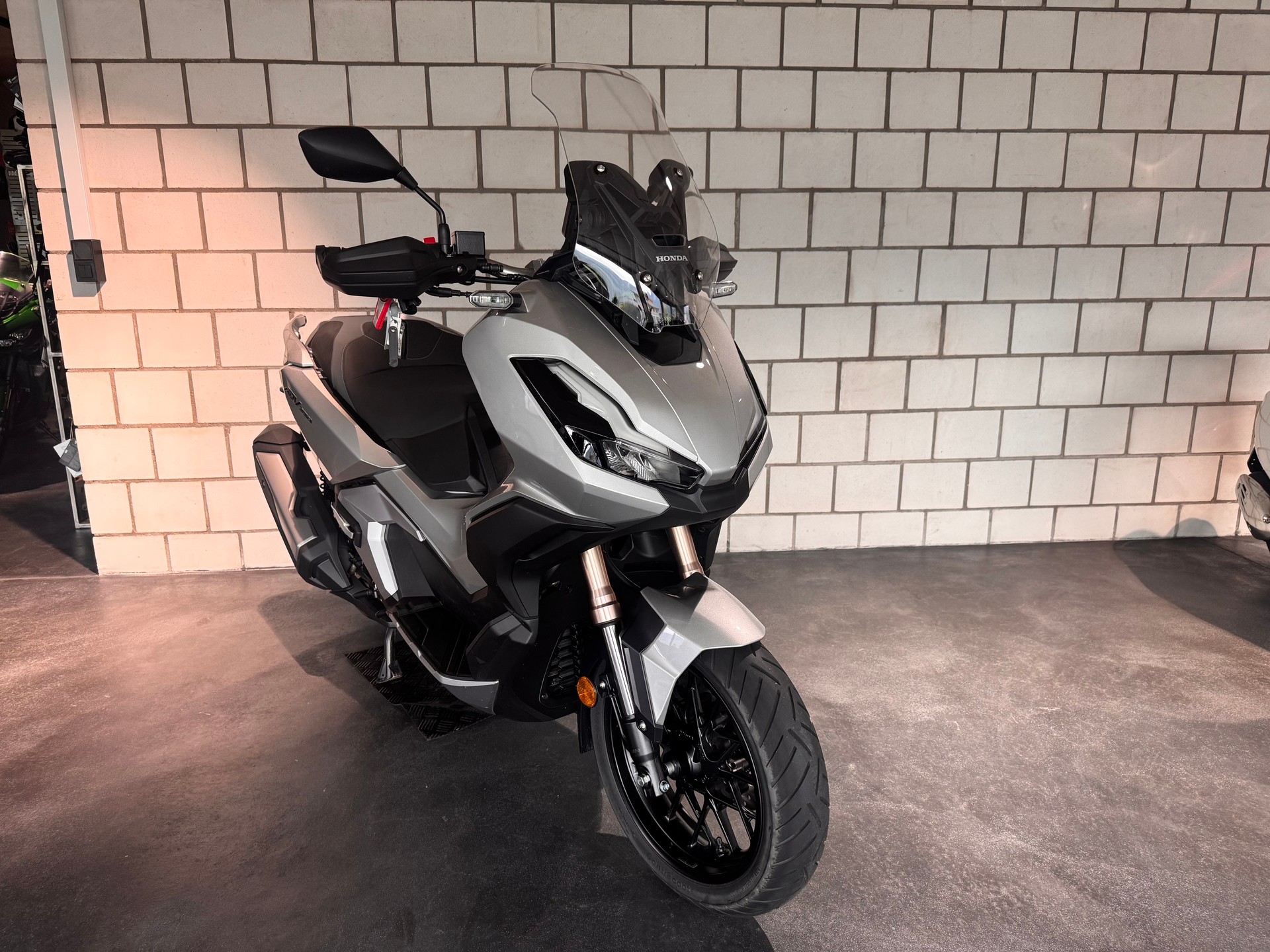 HONDA ADV 350-image-2