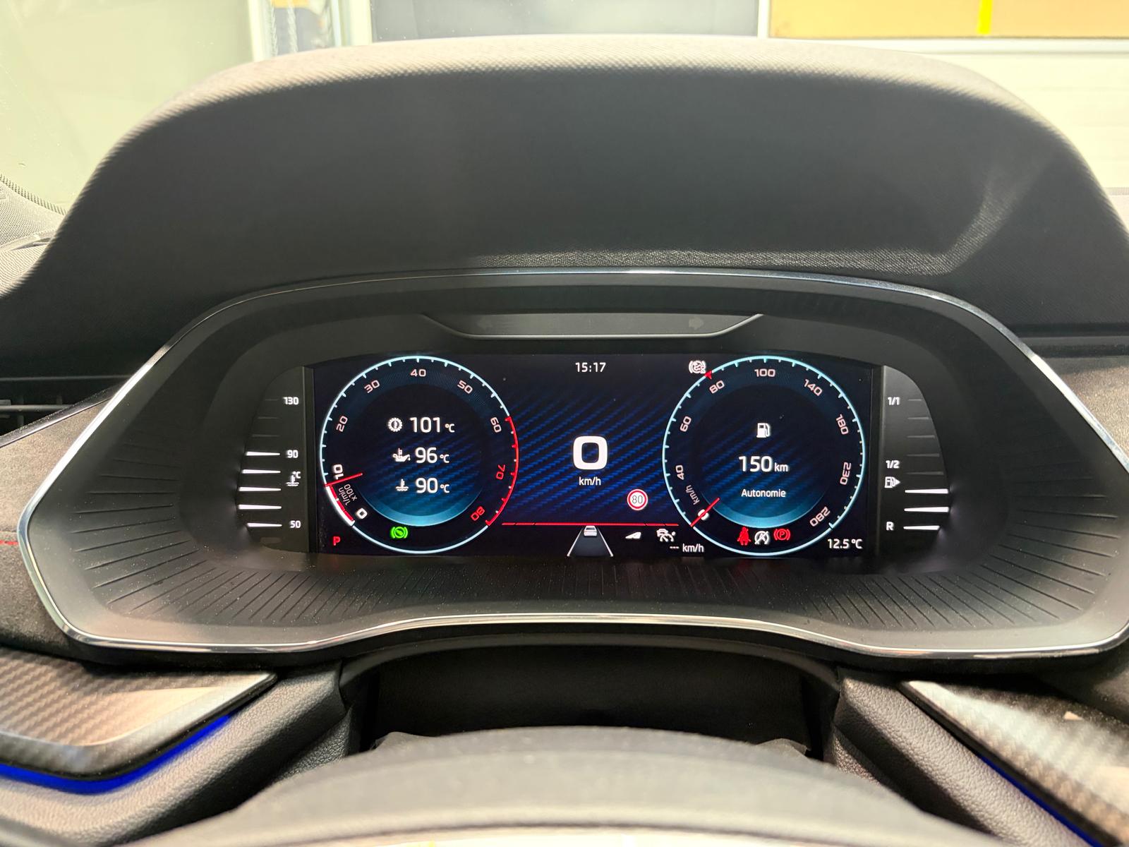 SKODA Octavia Combi 2.0 TSI DSG RS - Attelage - Toit ouvrant-image-20