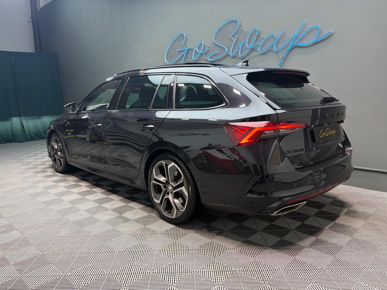 SKODA Octavia Combi 2.0 TSI DSG RS - Attelage - Toit ouvrant-image-8