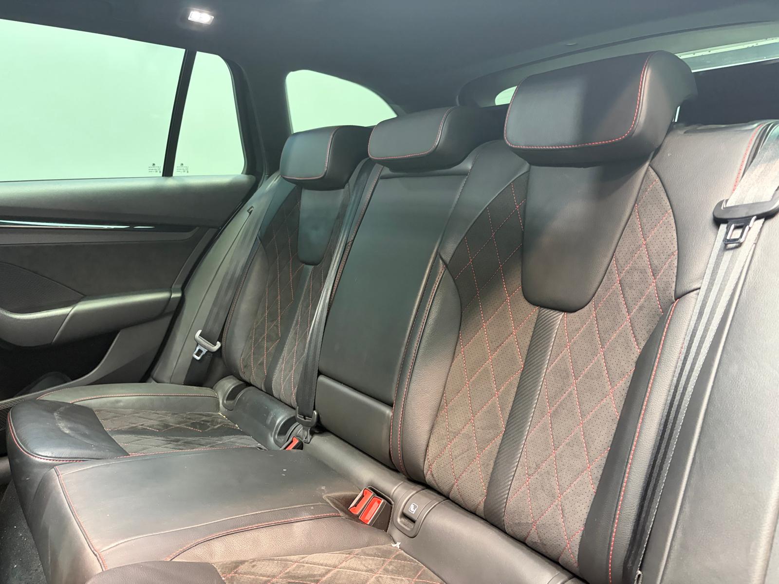 SKODA Octavia Combi 2.0 TSI DSG RS - Attelage - Toit ouvrant-image-12