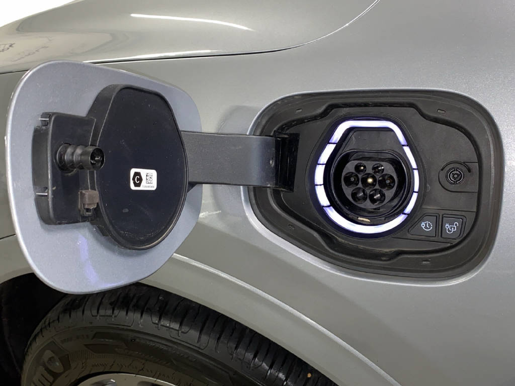 FORD Kuga 2.5 Plug-in Hybrid ST-Line X-image-18
