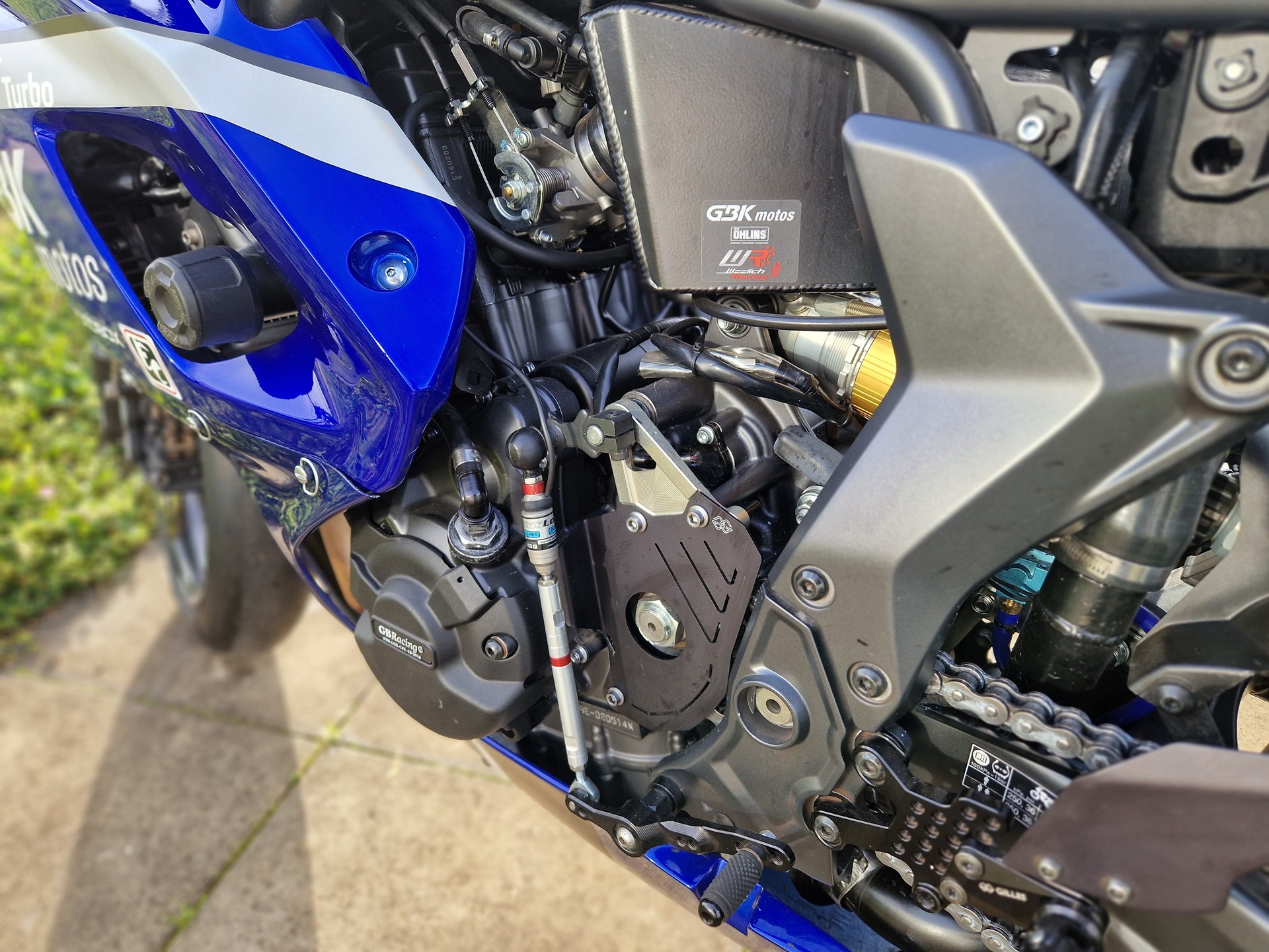 YAMAHA YZF-R7-image-7