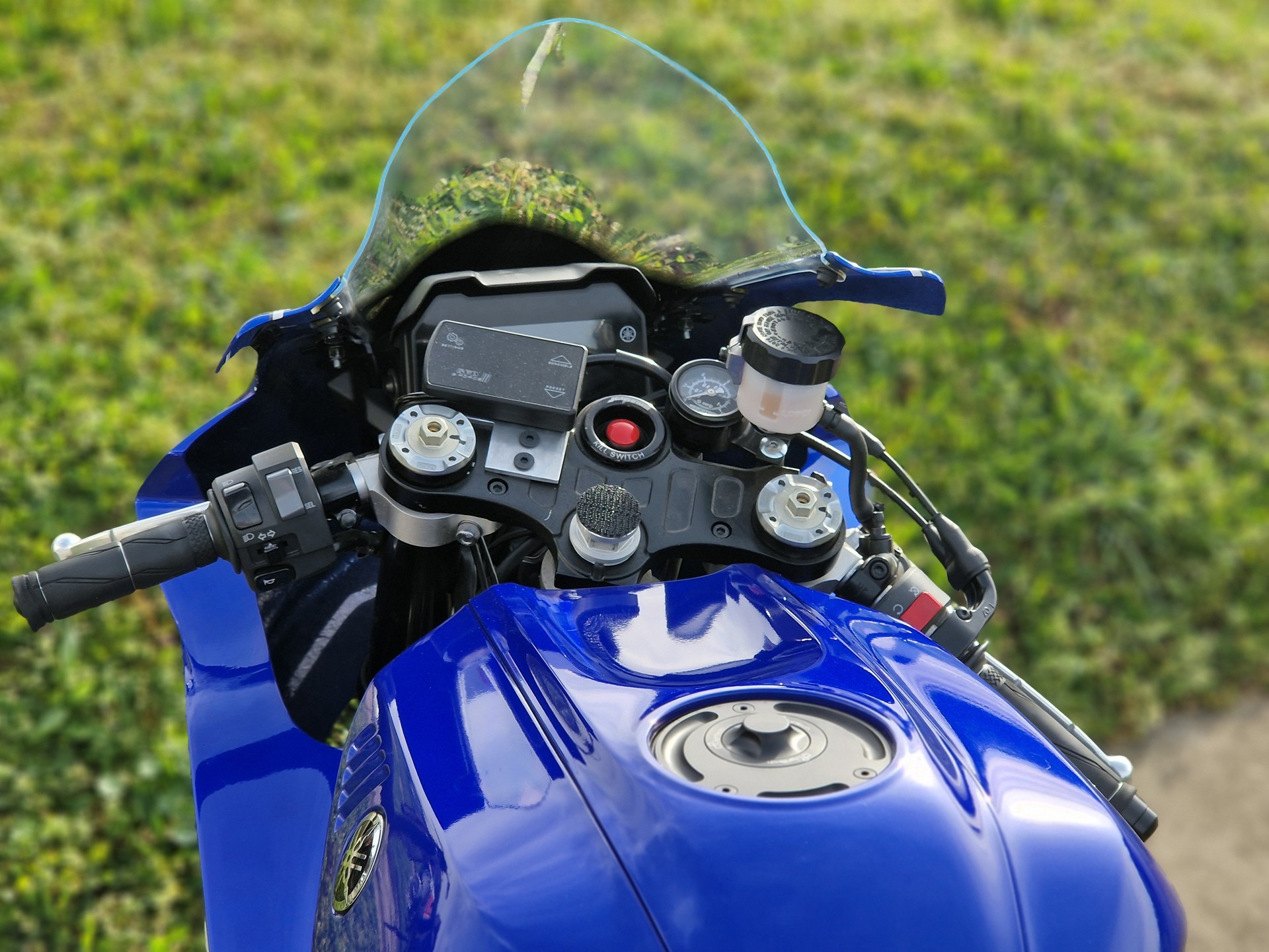 YAMAHA YZF-R7-image-11