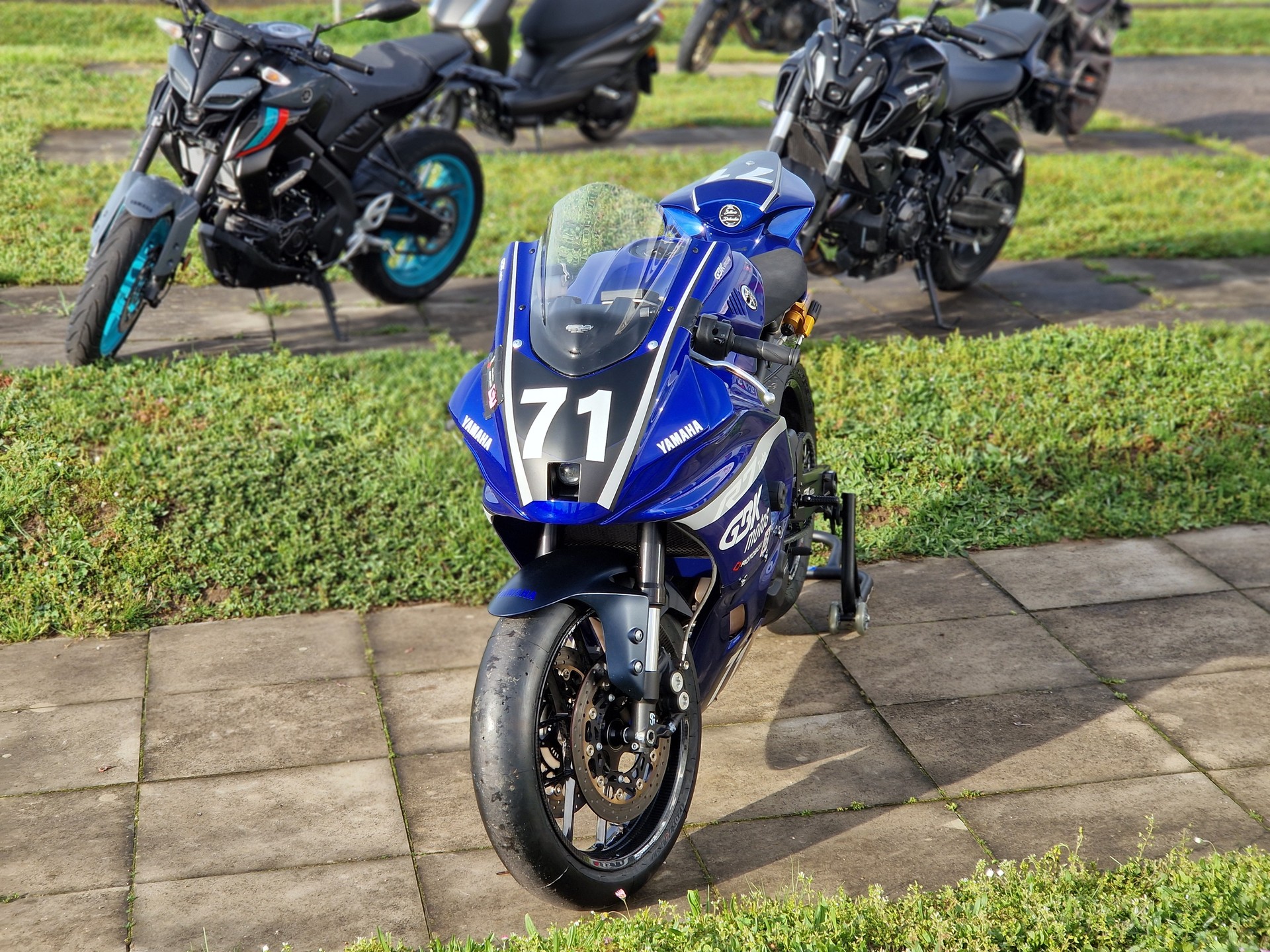 YAMAHA YZF-R7-image-4
