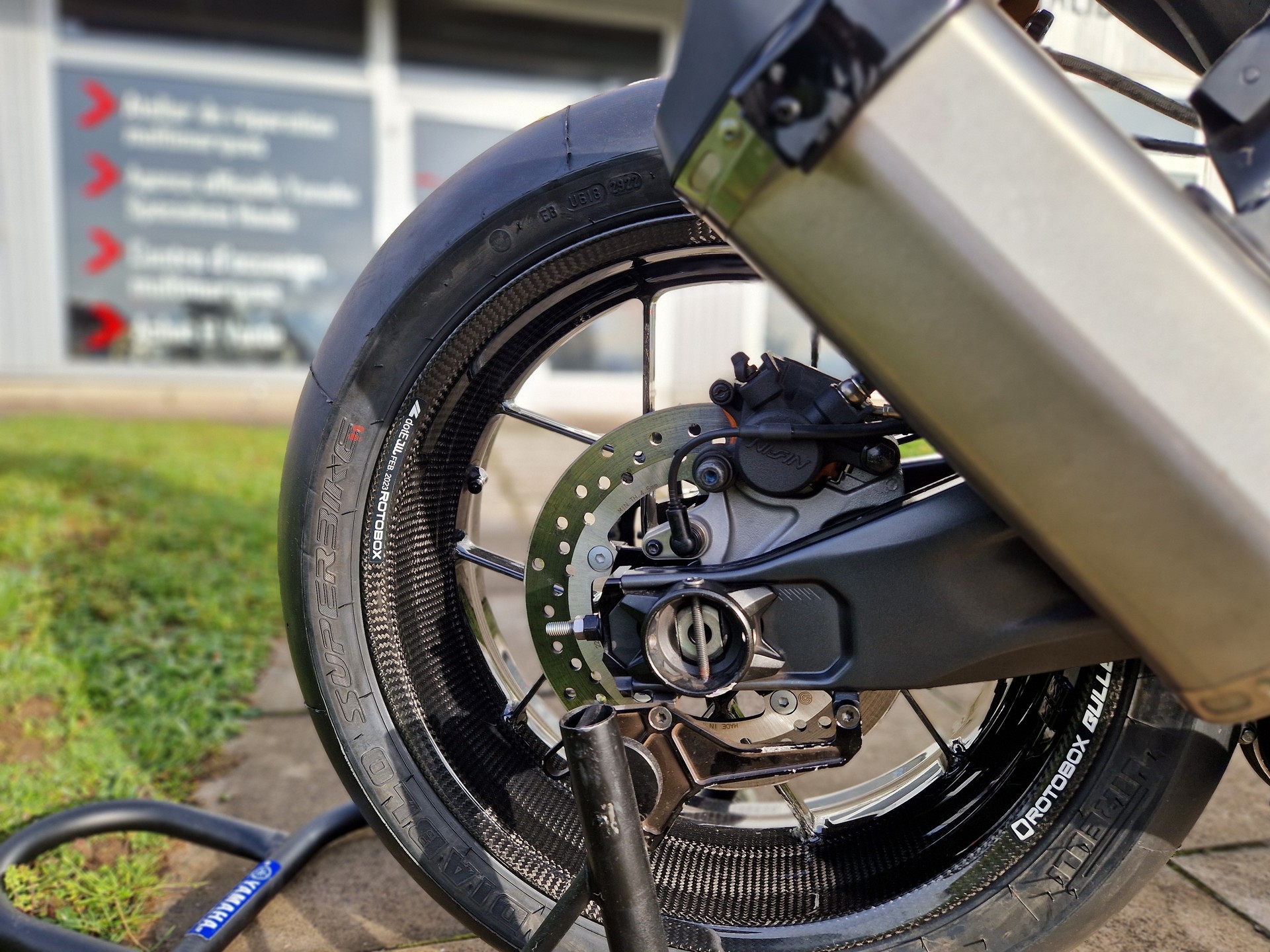 YAMAHA YZF-R7-image-6