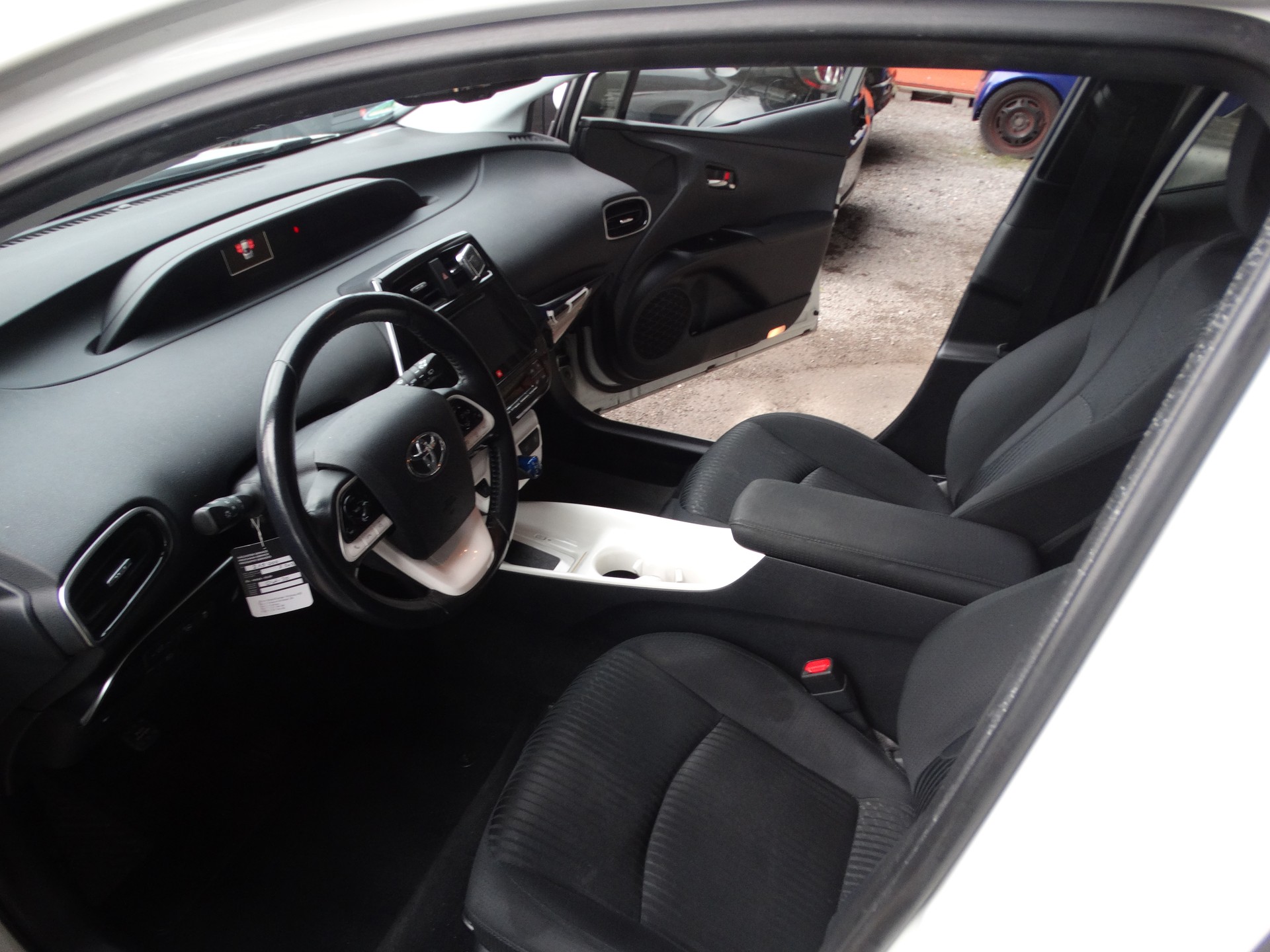 TOYOTA Prius 1.8 VVT-i HSD Sol Premium-image-5