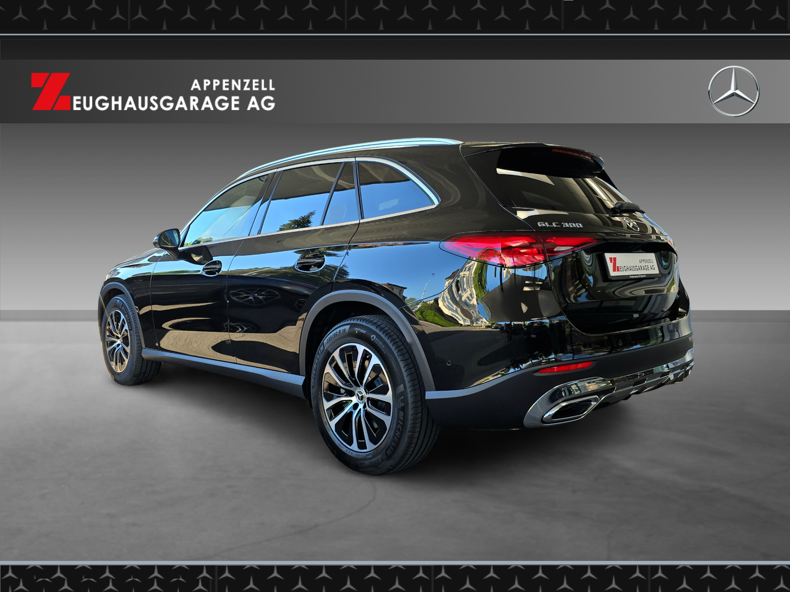 MERCEDES-BENZ GLC 300 4Matic 9G-Tronic-showroom-element-2