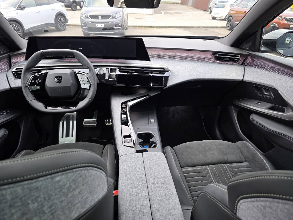 PEUGEOT 5008 e-Launch Edition AWD-image-6