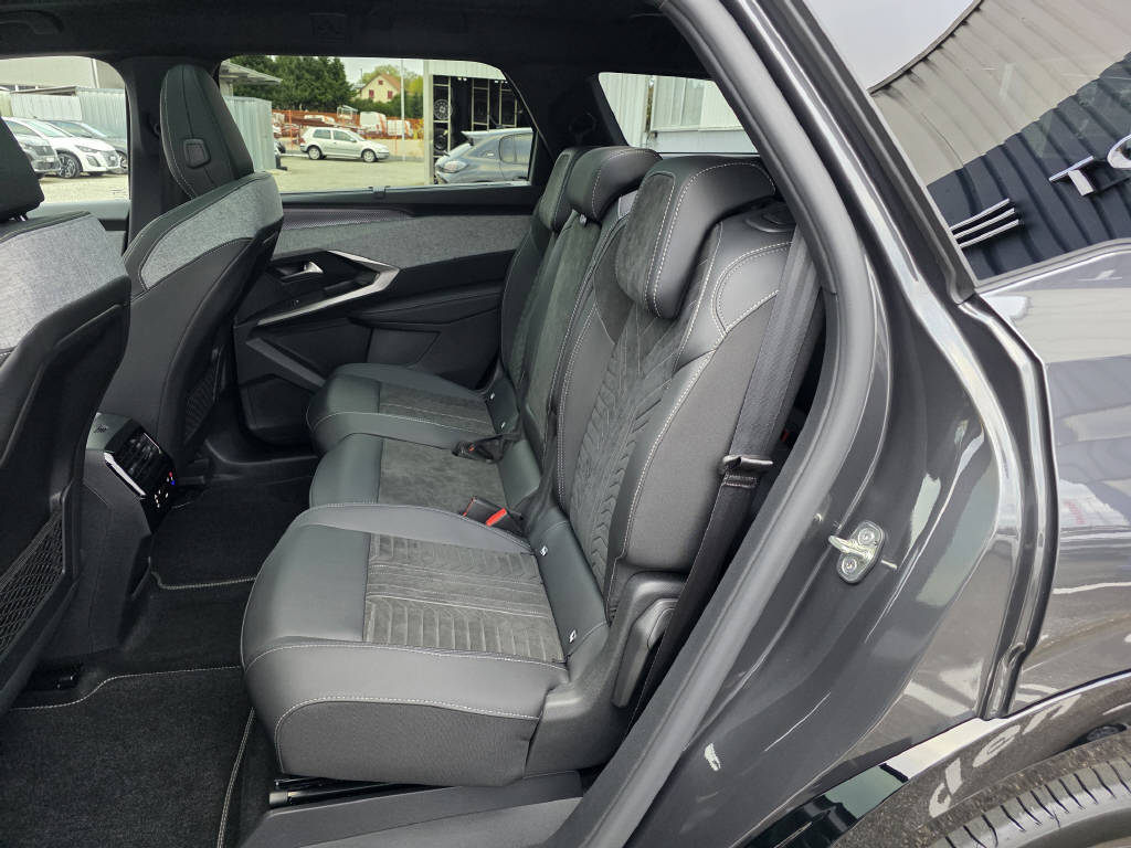 PEUGEOT 5008 e-Launch Edition AWD-image-7