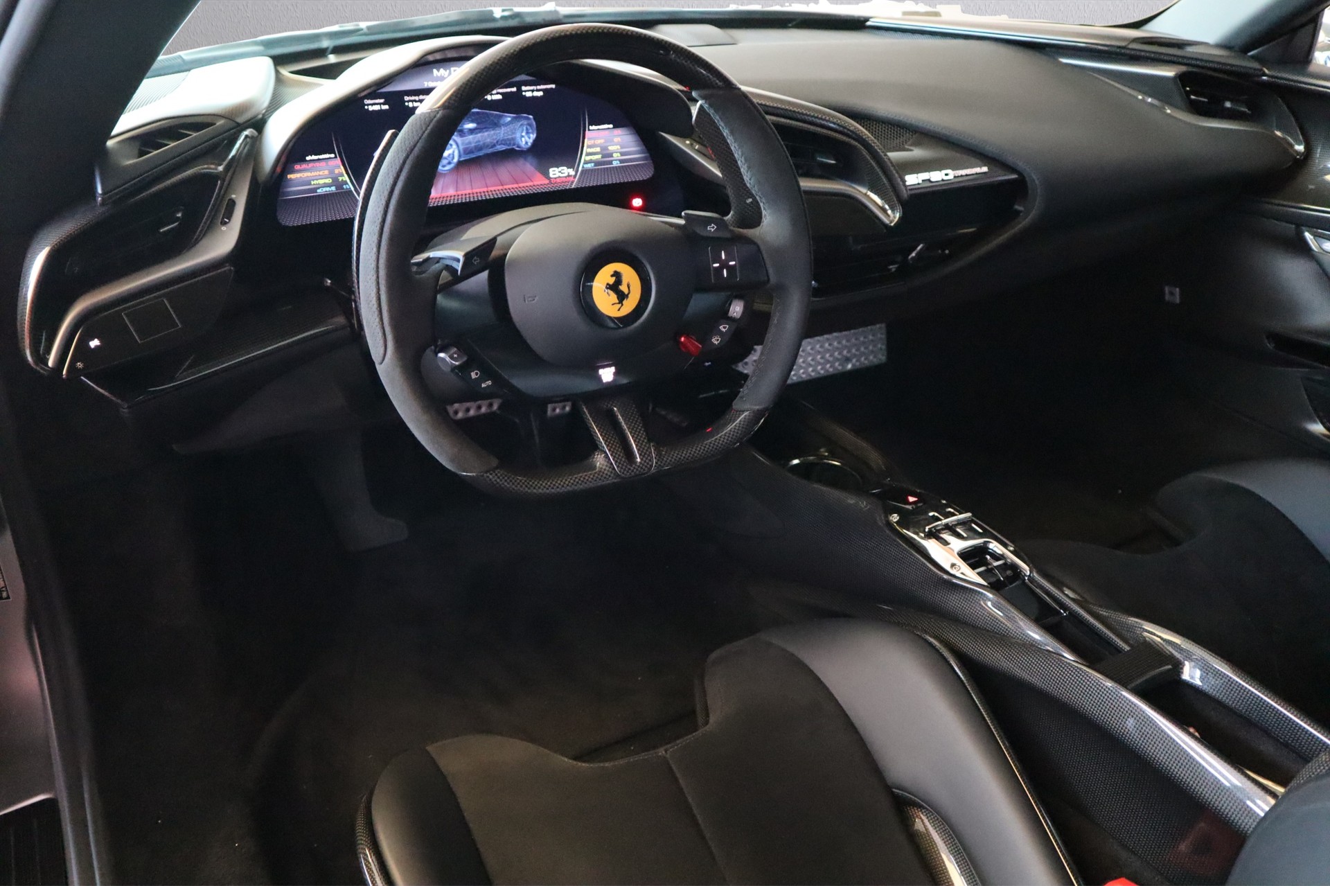 FERRARI SF90 Assetto Fiorano-showroom-element-2