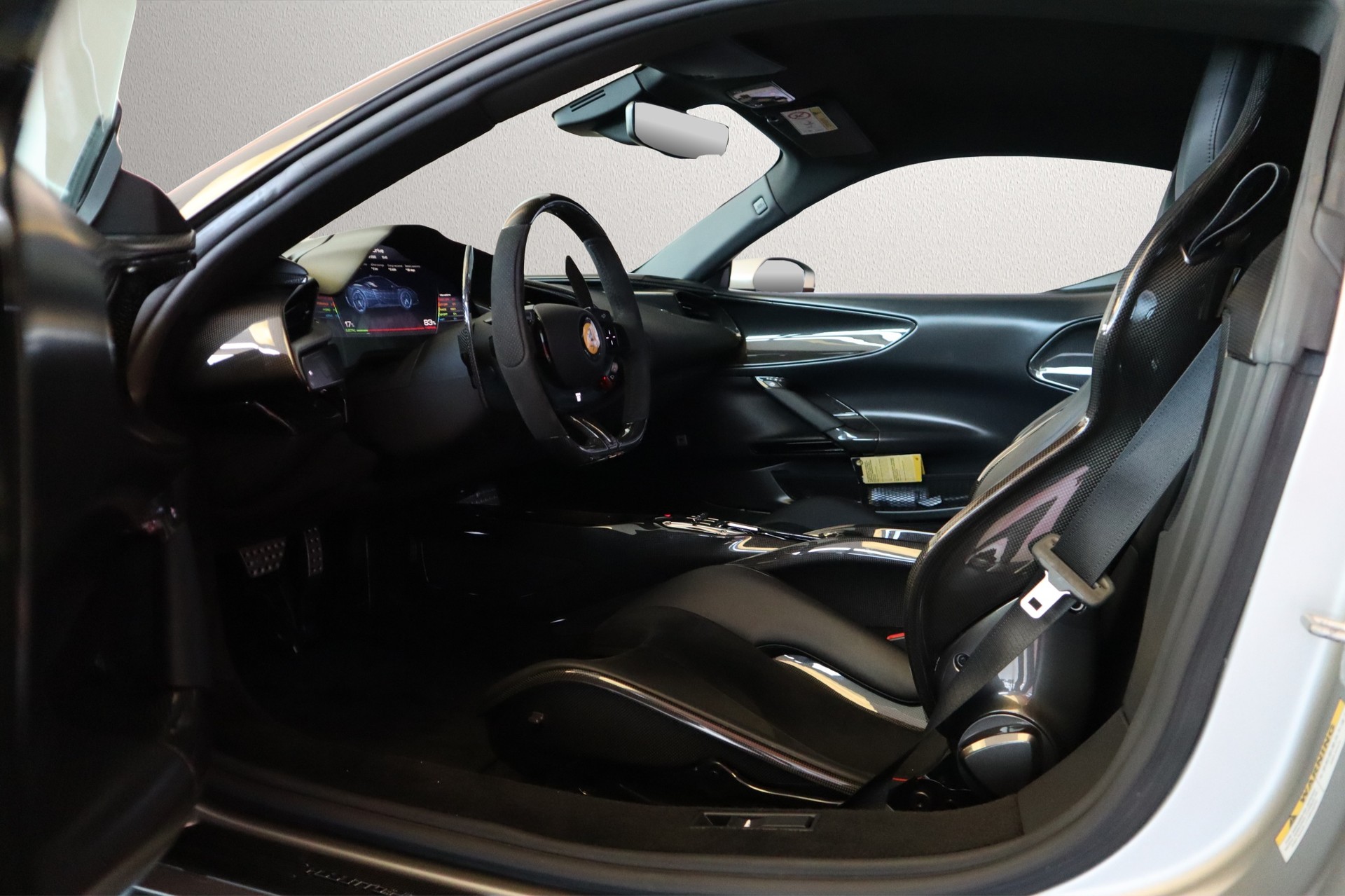 FERRARI SF90 Assetto Fiorano-showroom-element-3