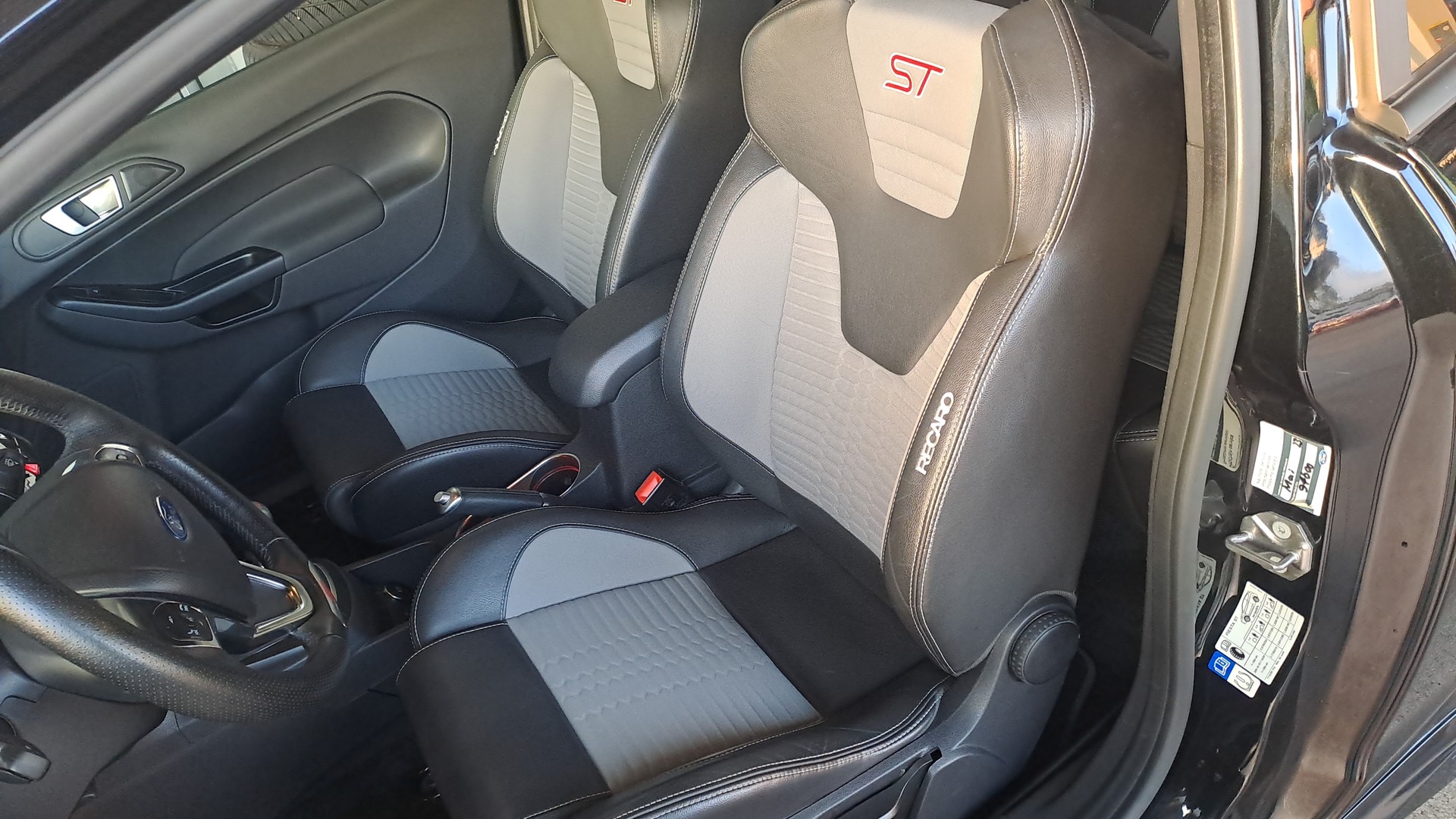 FORD Fiesta 1.6 SCTi ST-image-11