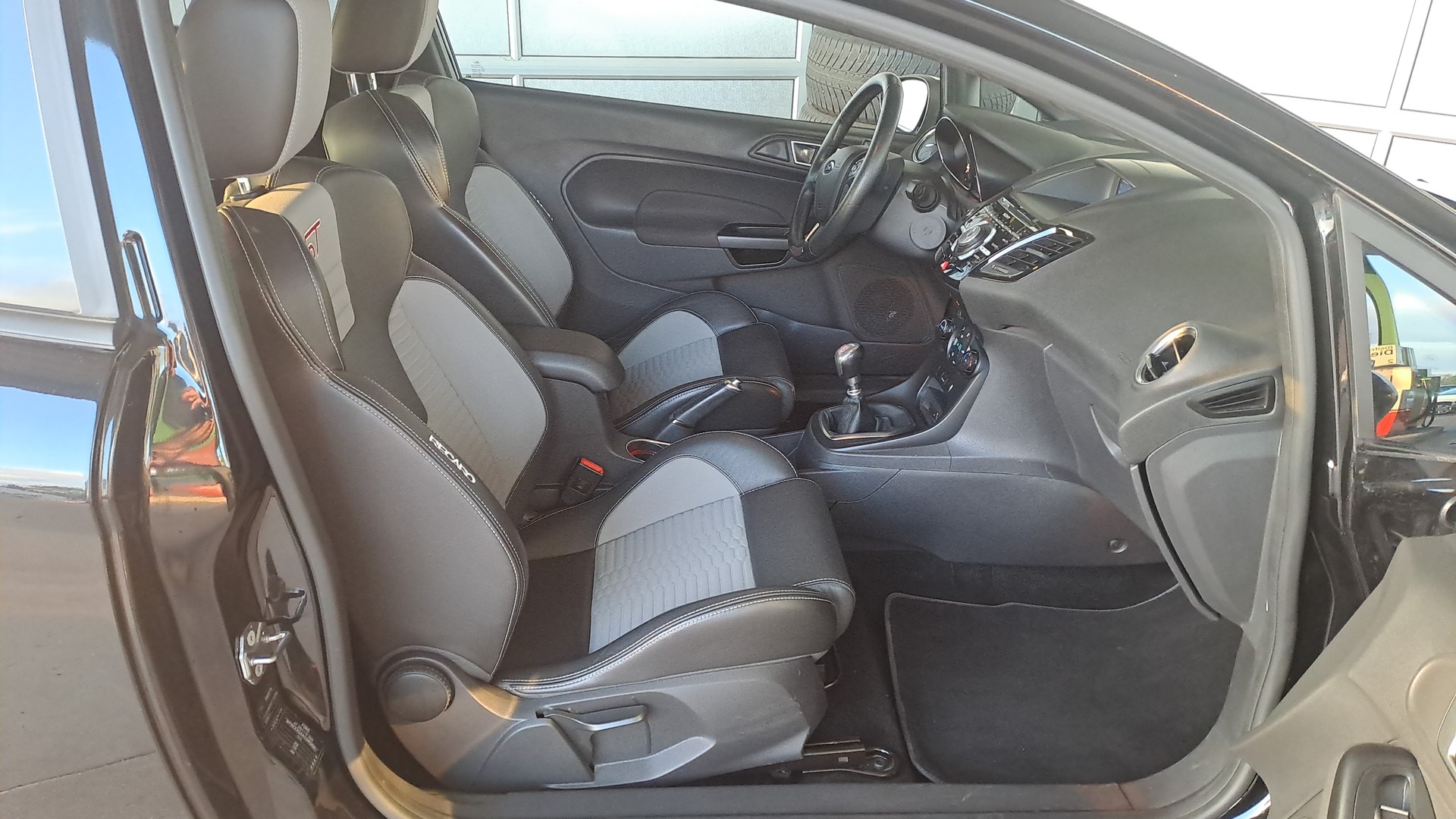 FORD Fiesta 1.6 SCTi ST-image-9