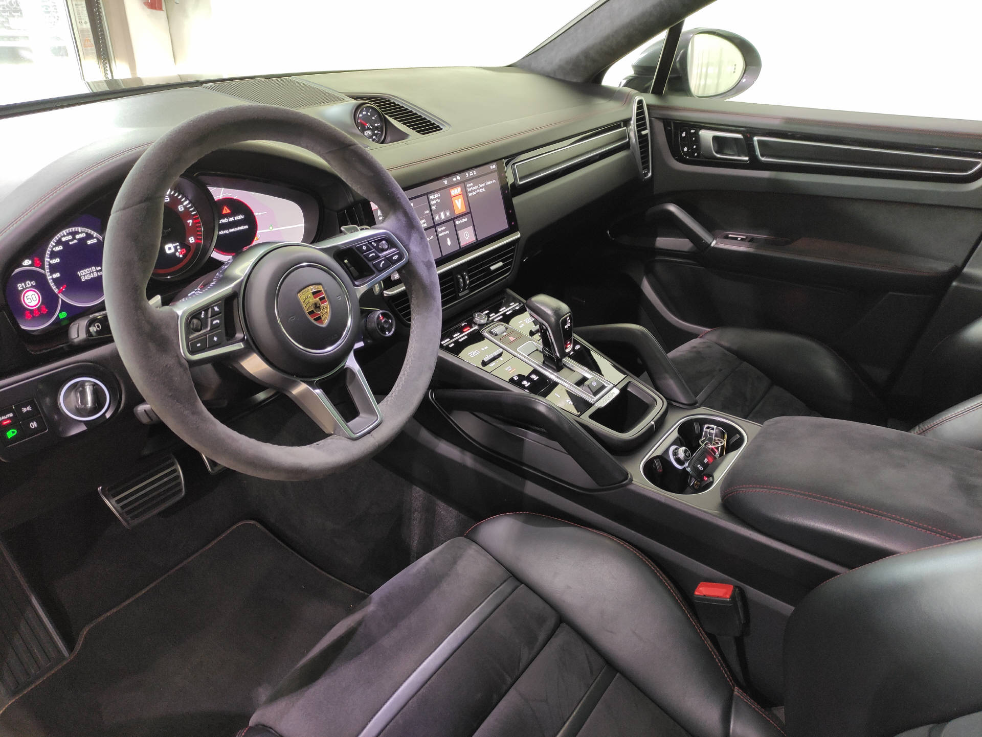 PORSCHE Cayenne Coupé 4.0 V8 GTS-showroom-element-3