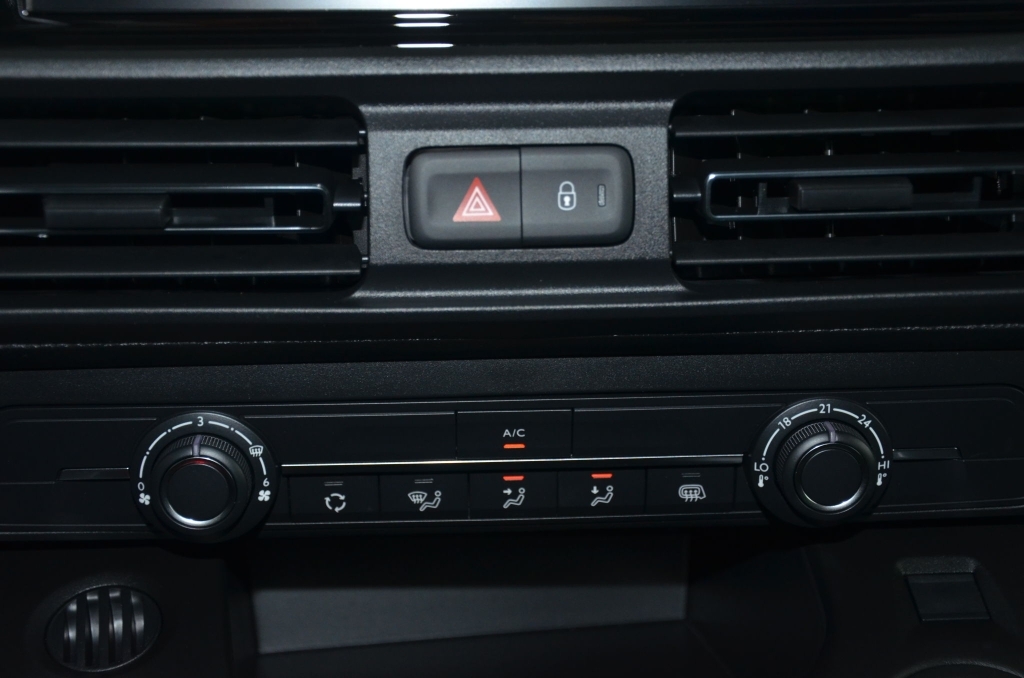 TOYOTA Proace City Van EV Advanced Long L2-image-19
