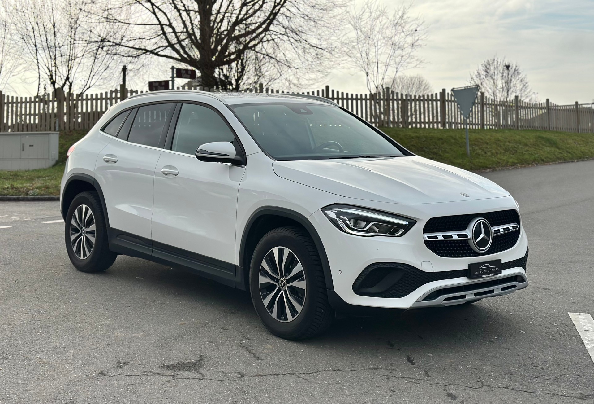 MERCEDES-BENZ GLA 200 Style 7G-DCT-image-1