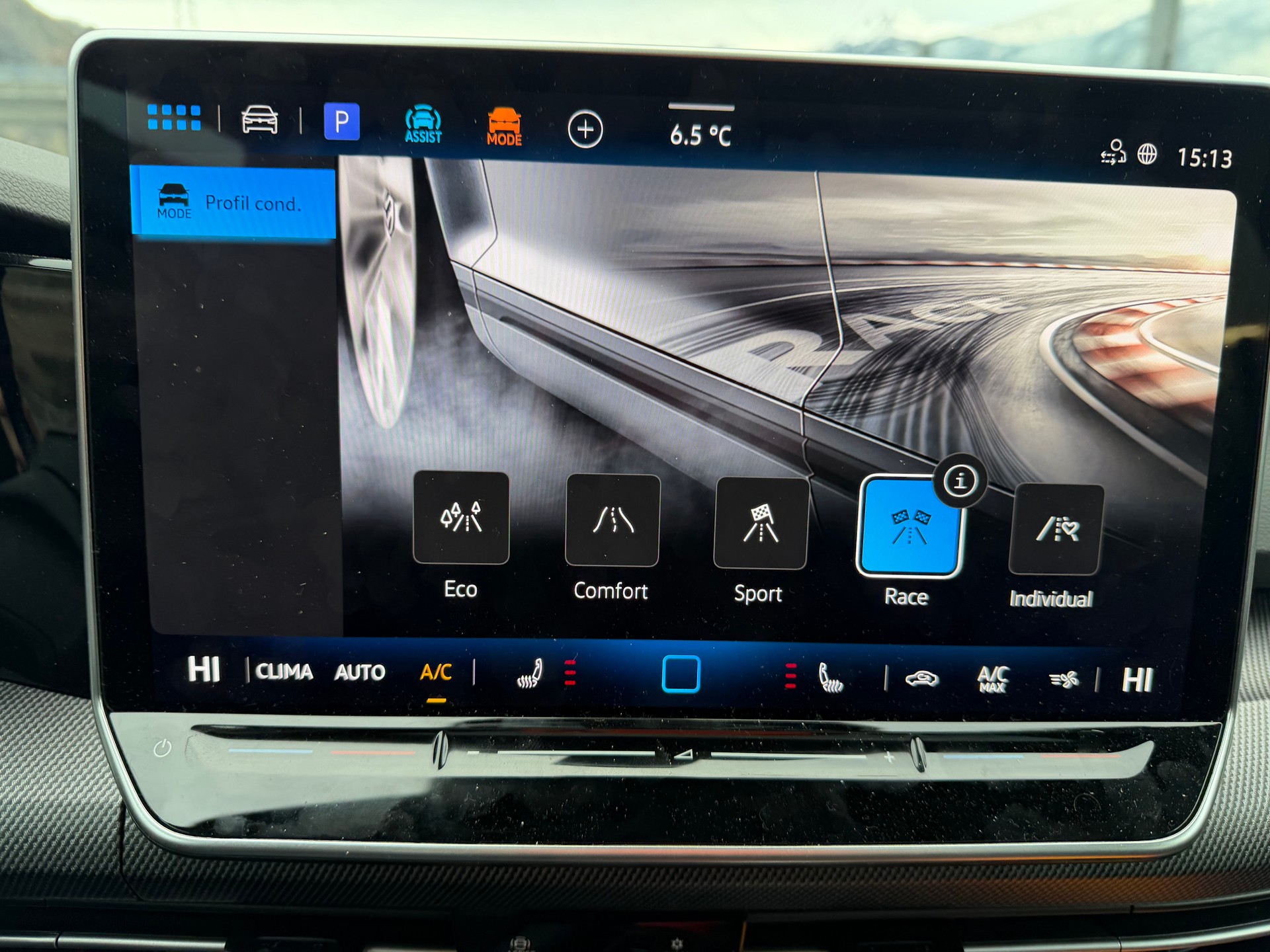 VW Golf Variant 2.0 TSI R DSG 4 Motion-image-24