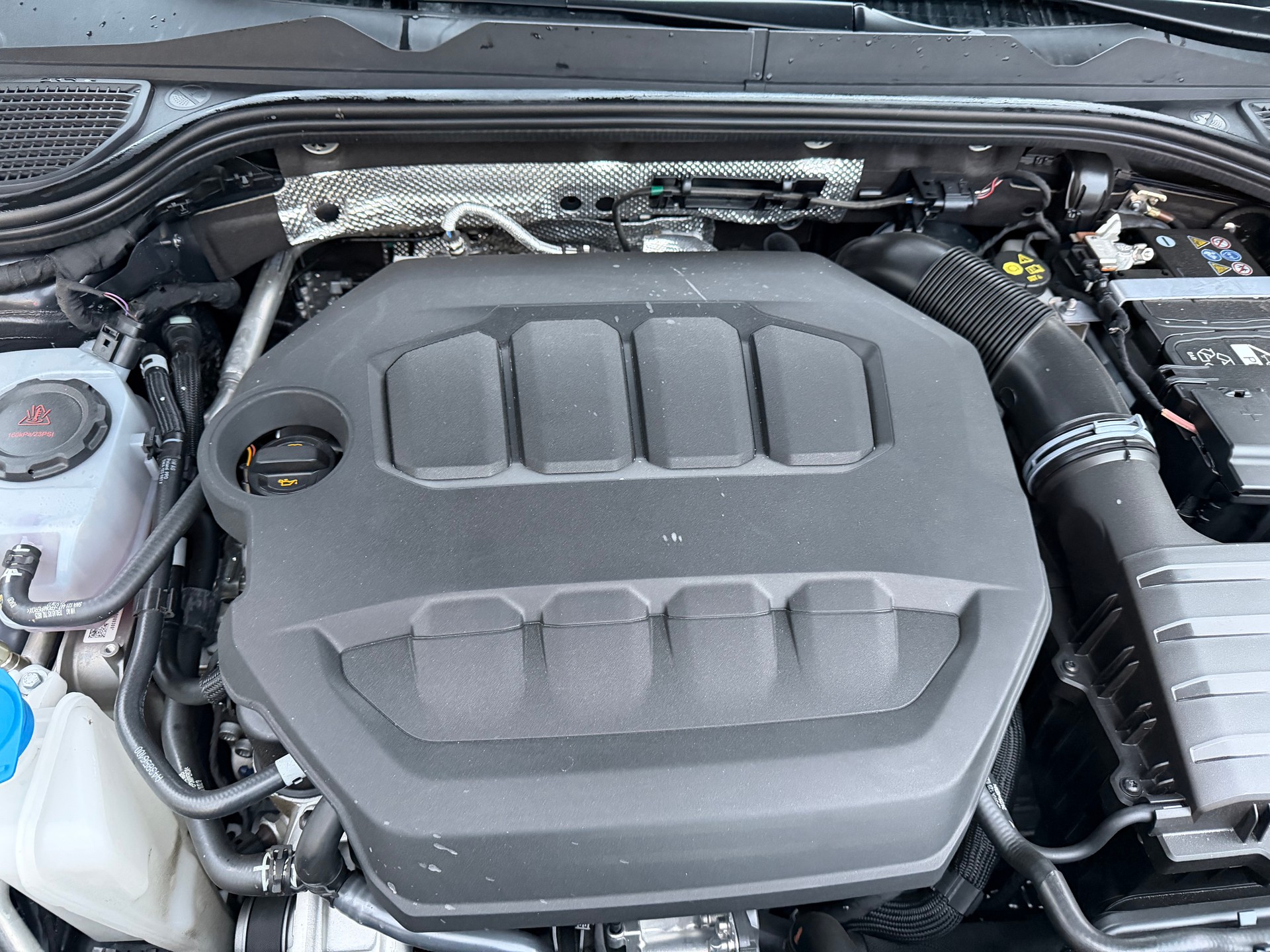 VW Golf Variant 2.0 TSI R DSG 4 Motion-image-30