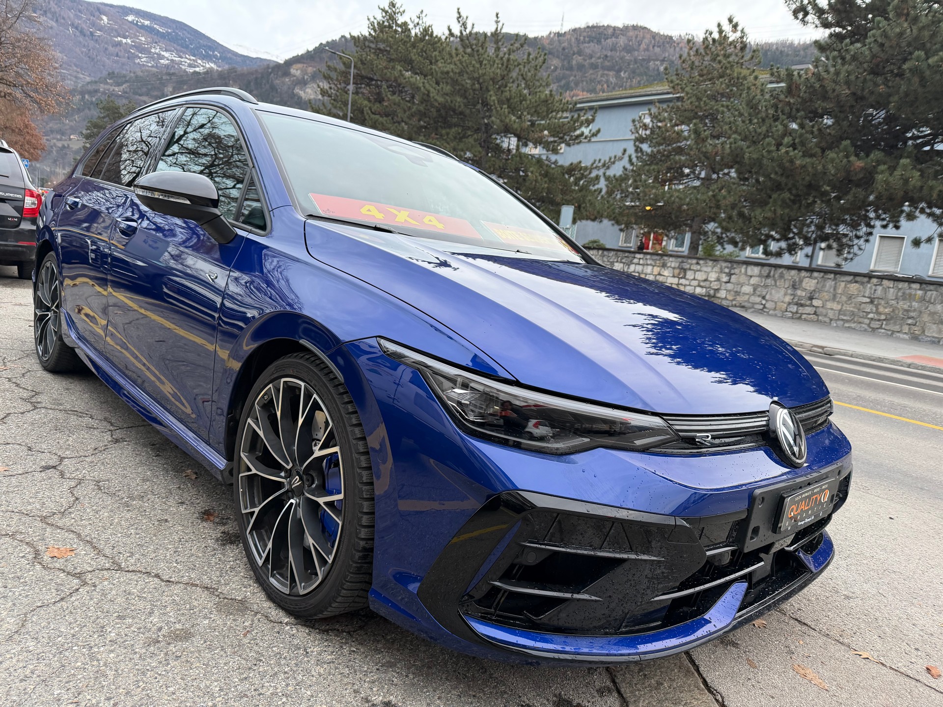 VW Golf Variant 2.0 TSI R DSG 4 Motion-showroom-element-2