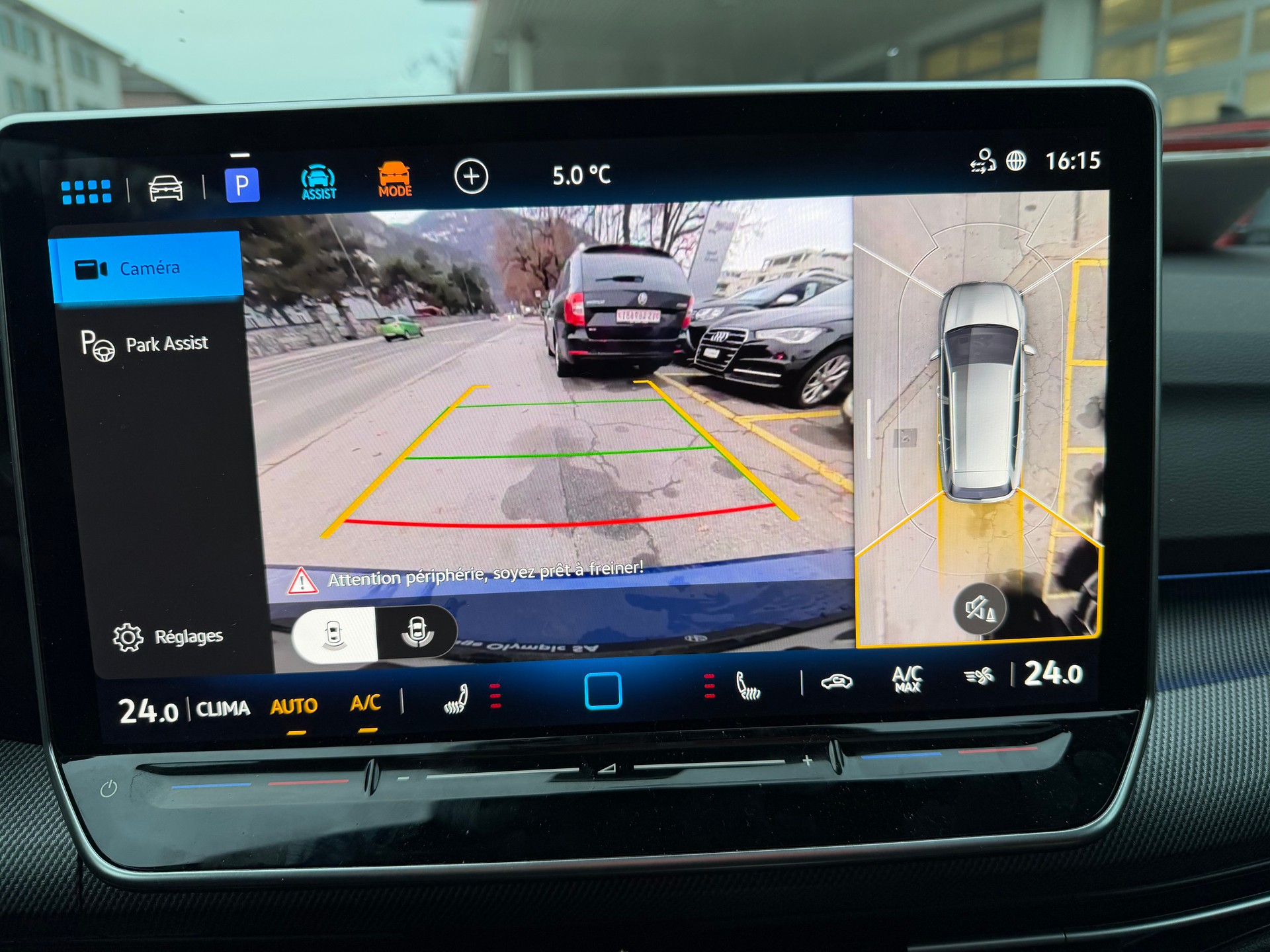 VW Golf Variant 2.0 TSI R DSG 4 Motion-image-28