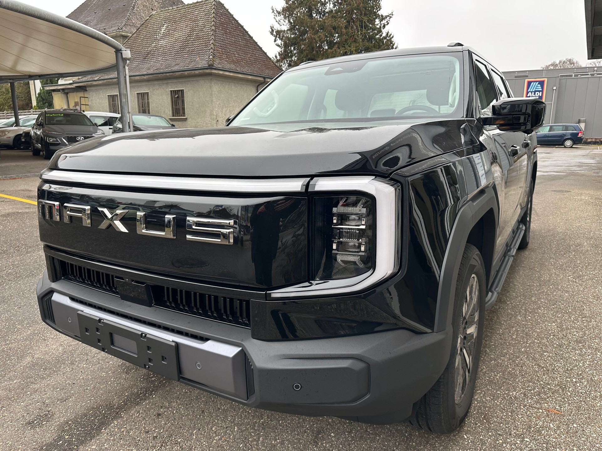 MAXUS eTerron 9 102kWh Premium-image-2