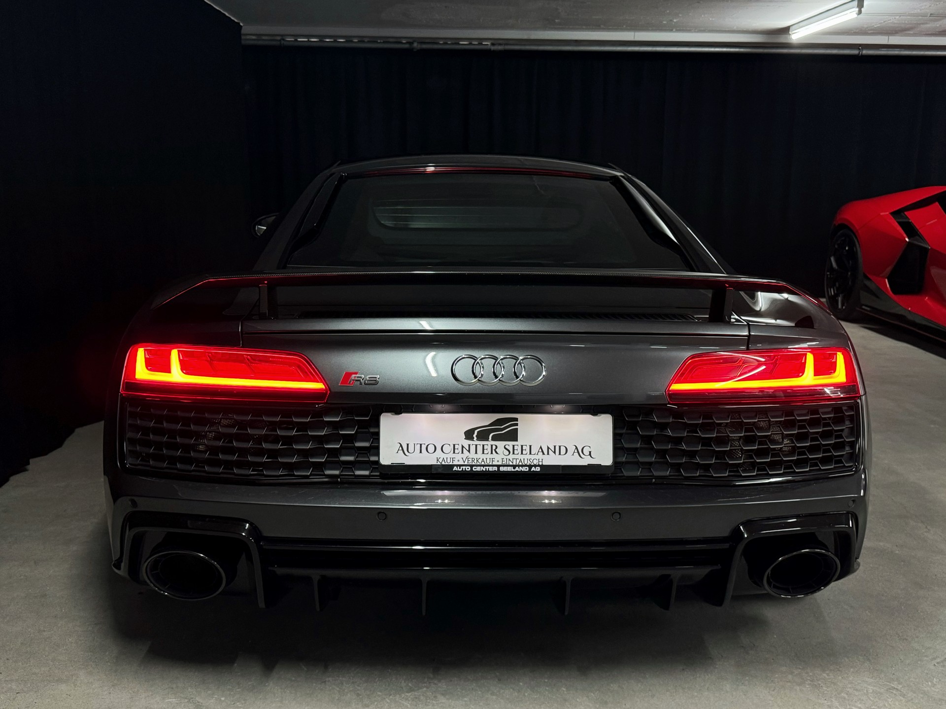 AUDI R8 Coupé performance S-Tronic-image-5