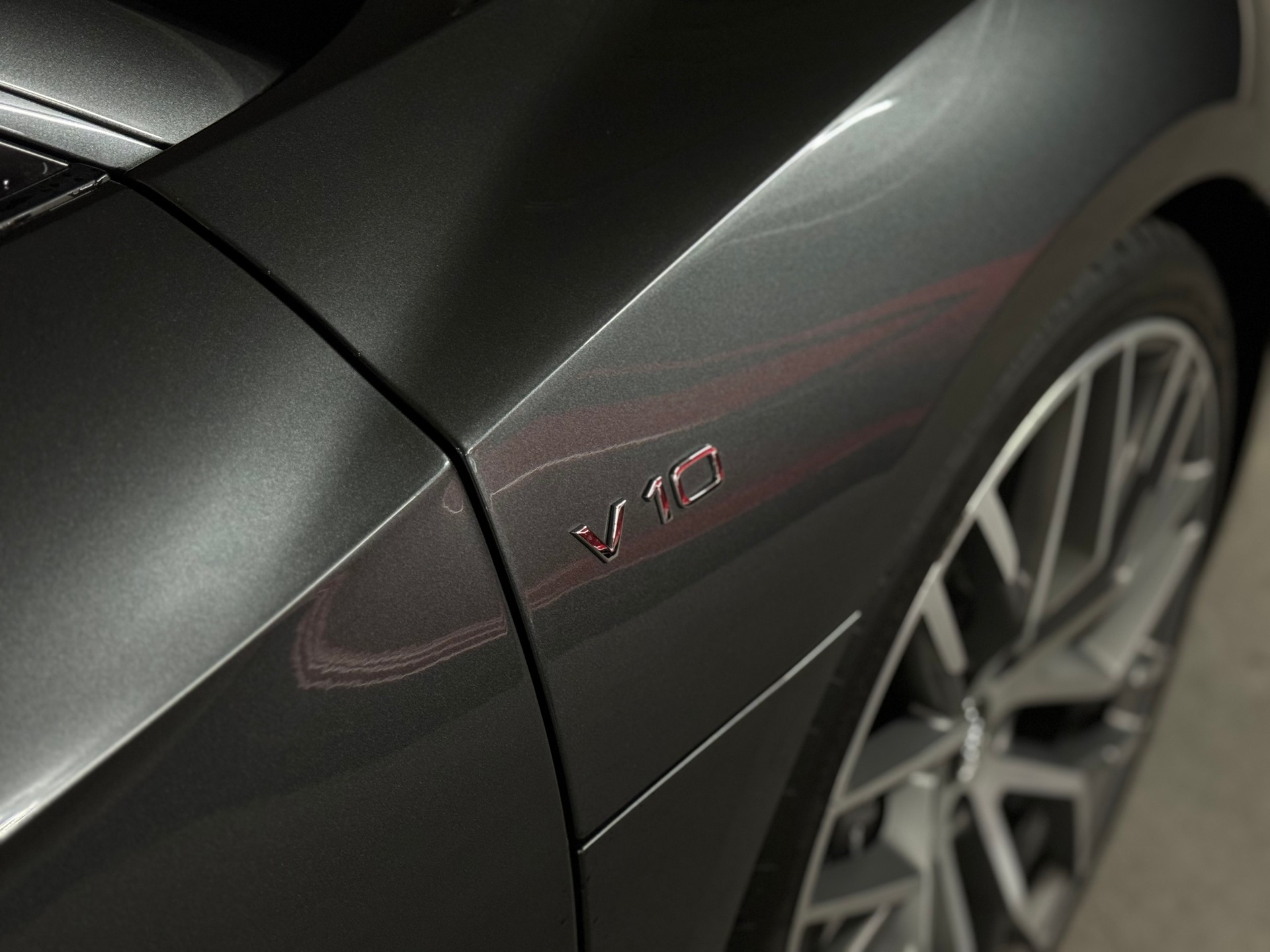 AUDI R8 Coupé performance S-Tronic-image-8