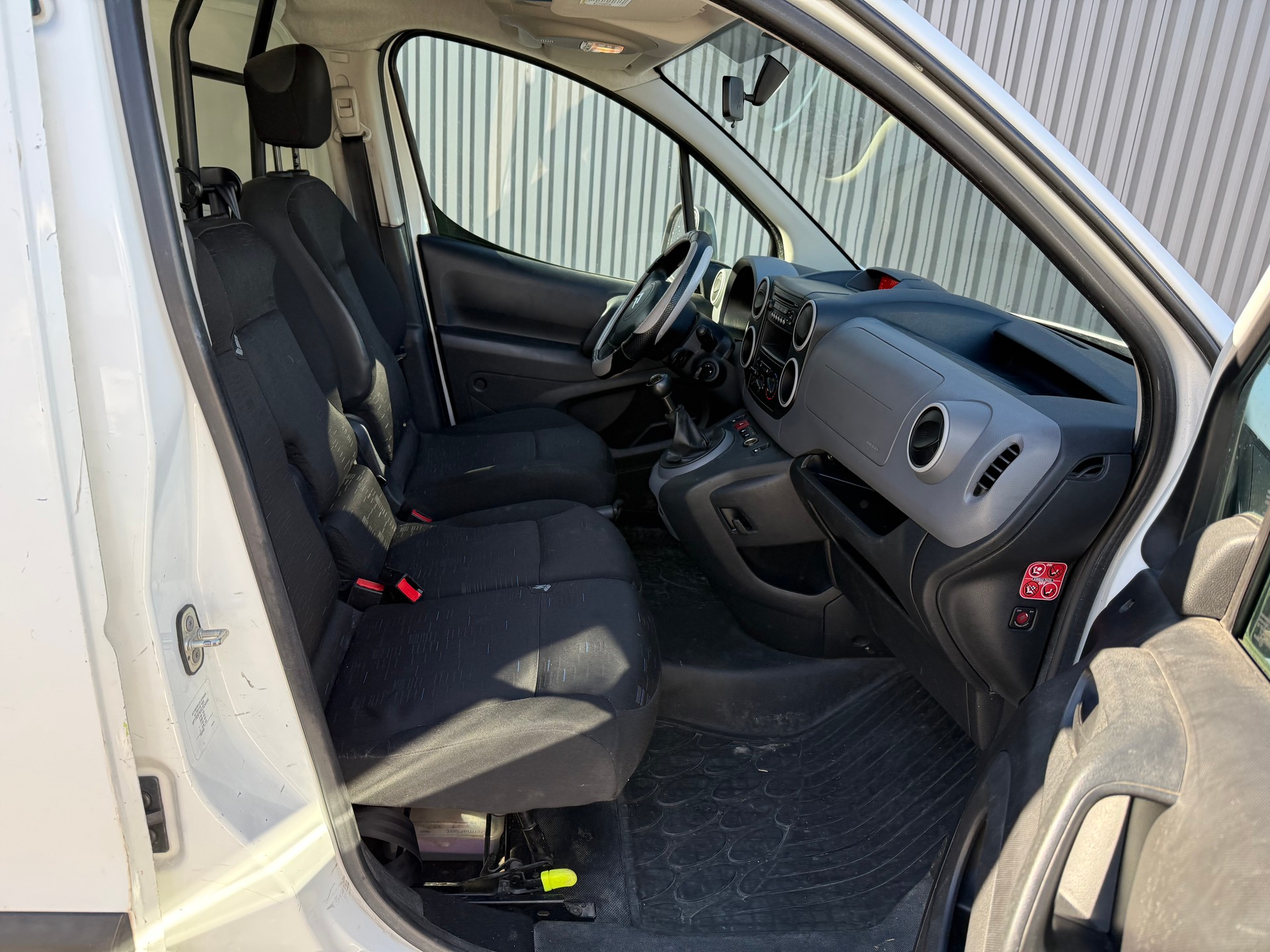 CITROEN Berlingo 1.6i ESSENCE CHARGÉ 700 kg-image-8
