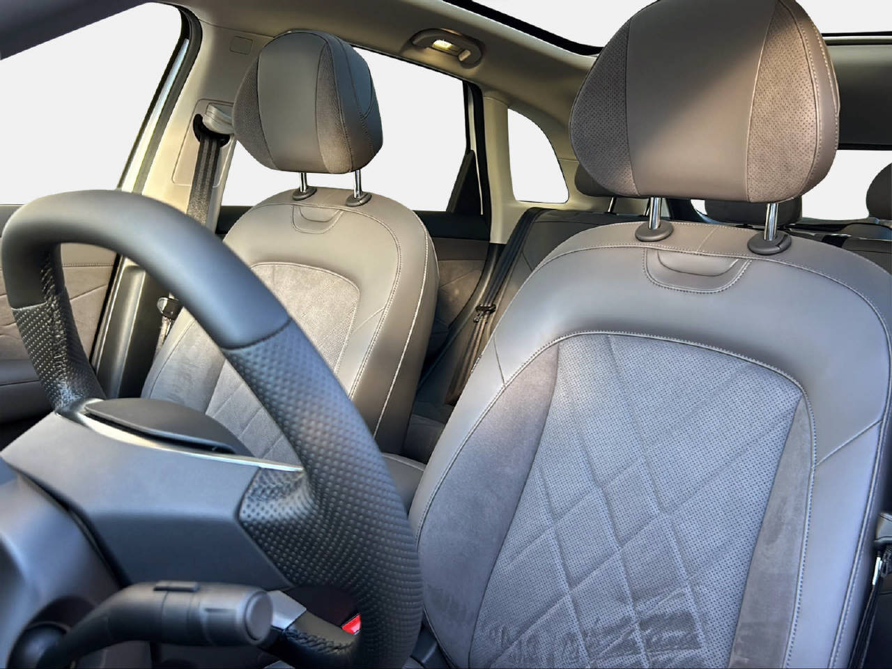 MG S6 EV 77 kWh Luxury 4WD-image-9