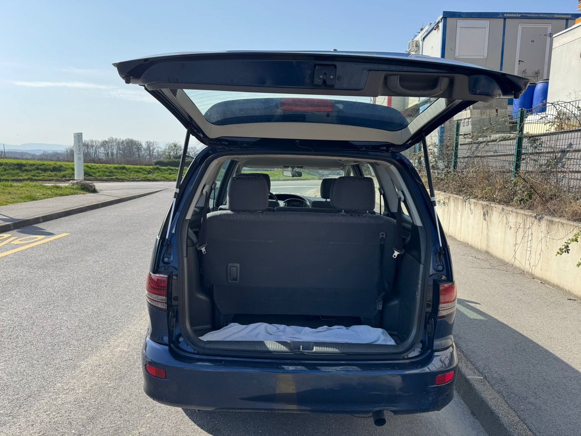 TOYOTA Previa 2.0 D4D Linea Terra-image-6