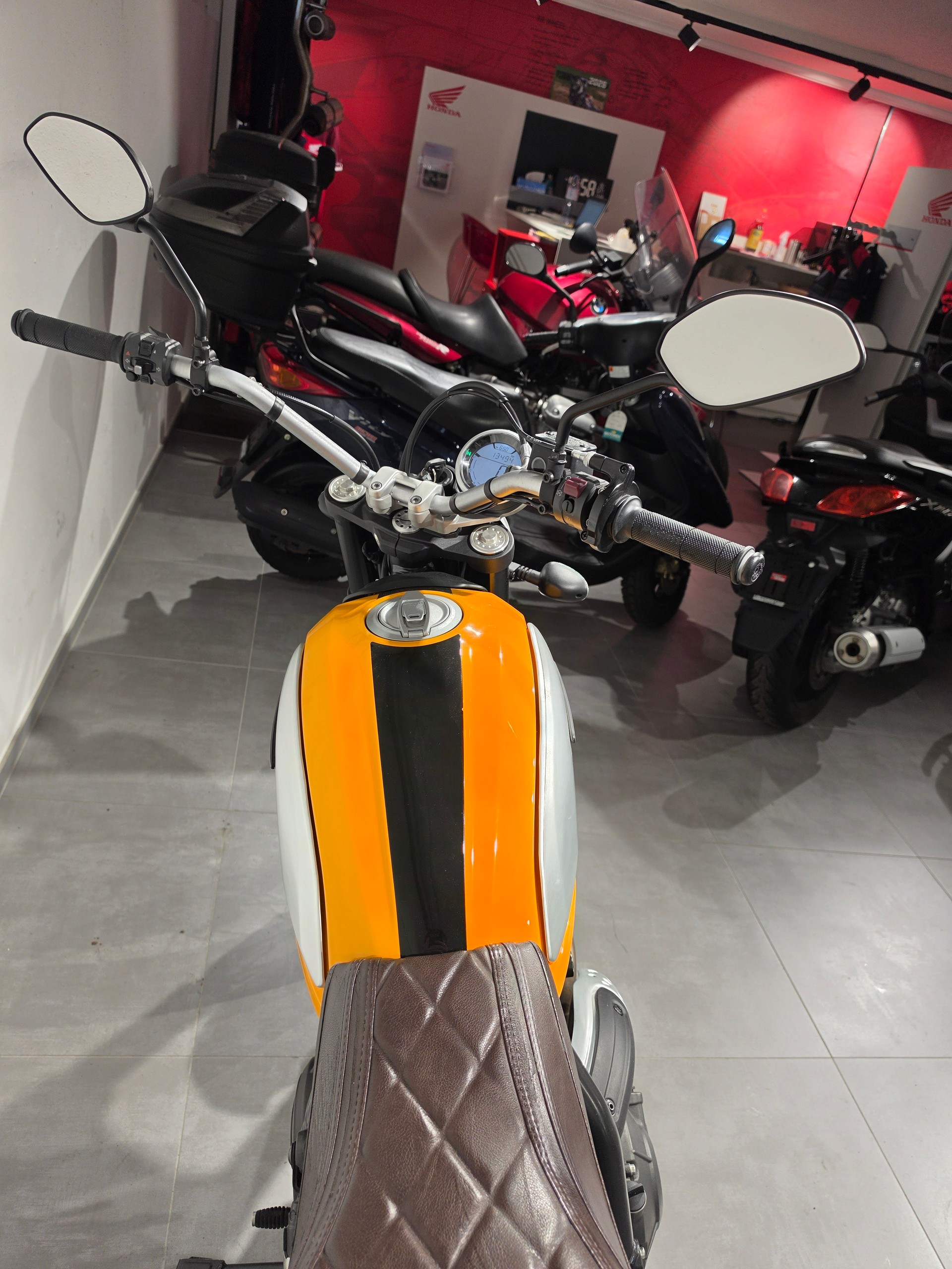 DUCATI Scrambler 800 Classic ABS-image-10