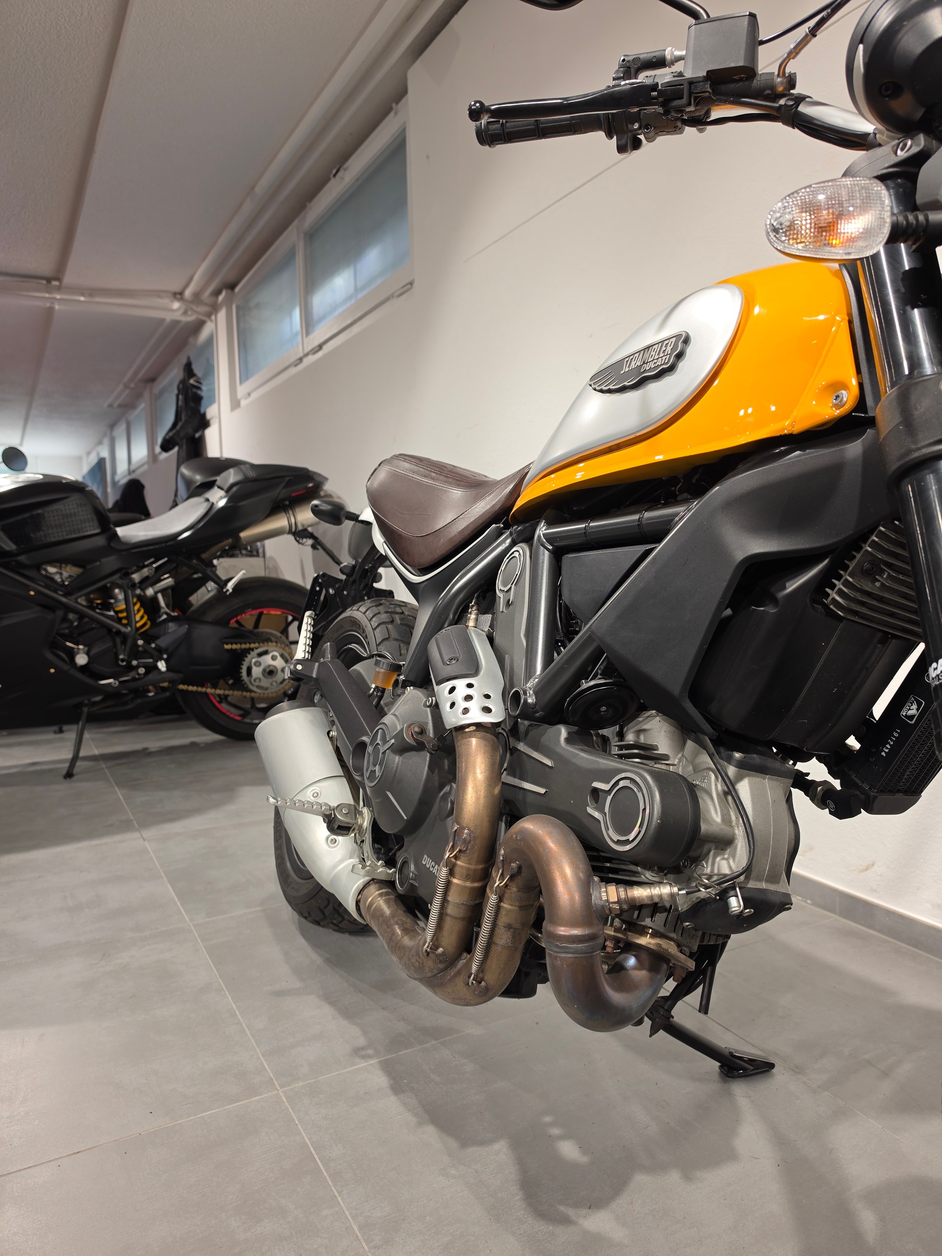 DUCATI Scrambler 800 Classic ABS-image-3